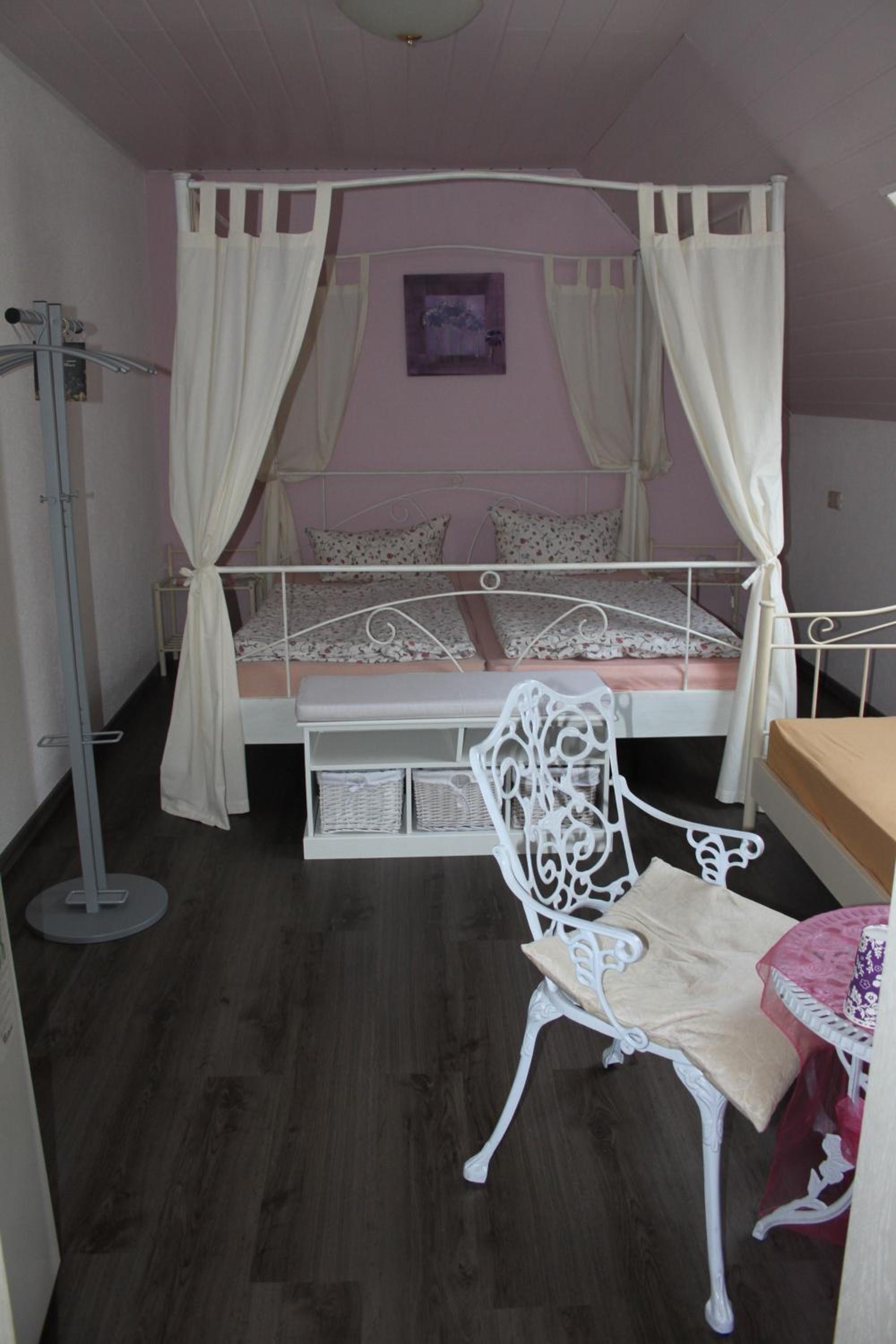 Double Room - Photo 2