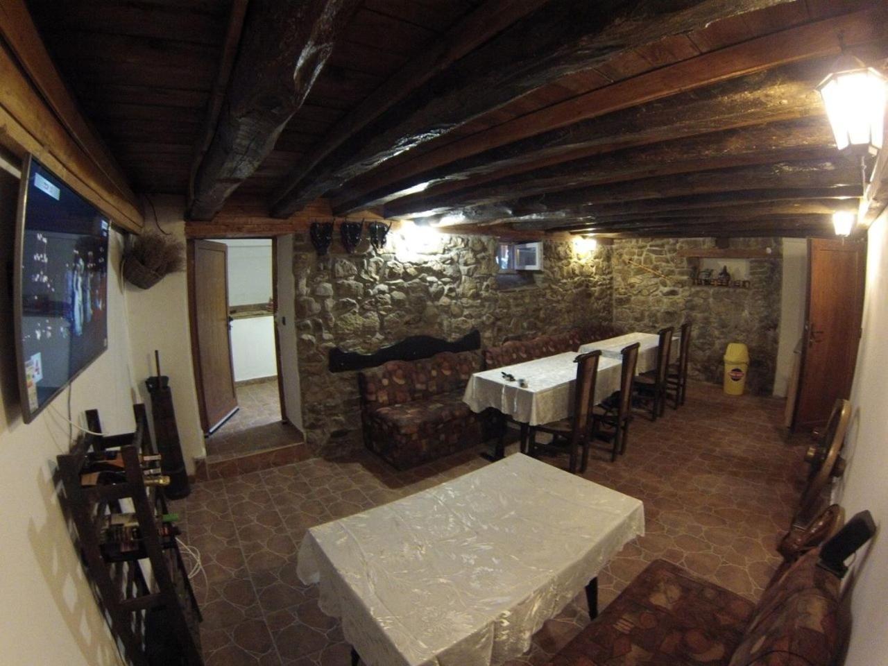 Double Room with Balcony - Photo 3