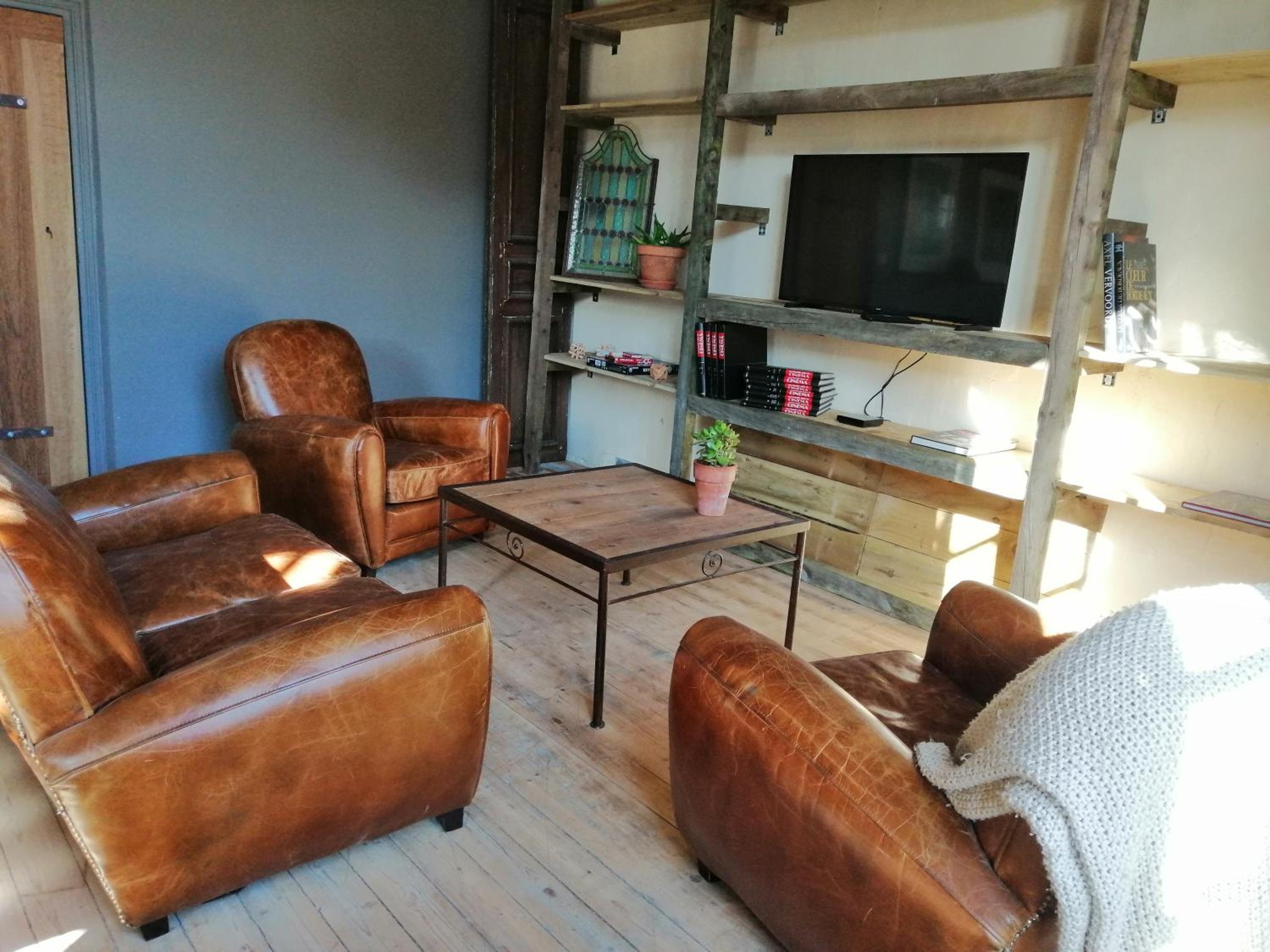 Three-Bedroom House photo 2