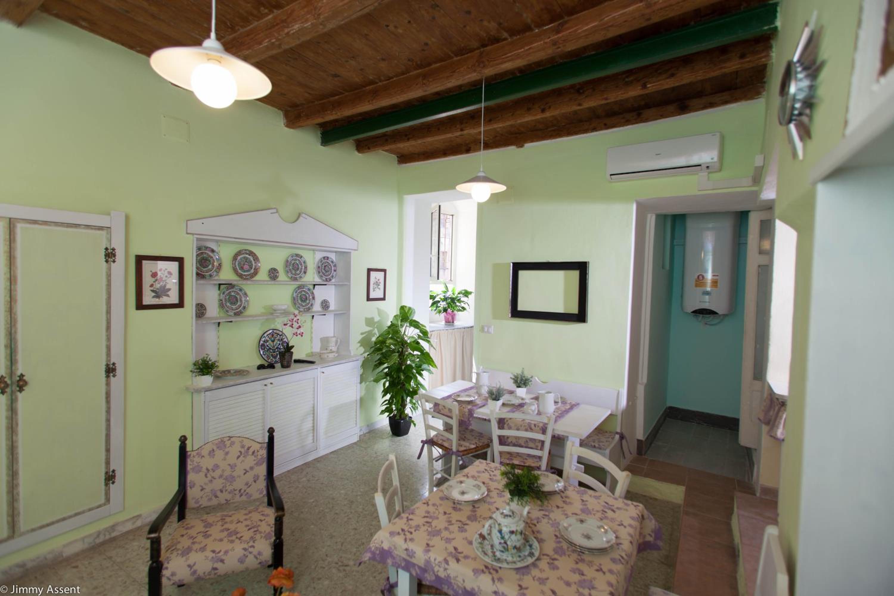 Double or Twin Room with Private External Bathroom - Photo 2