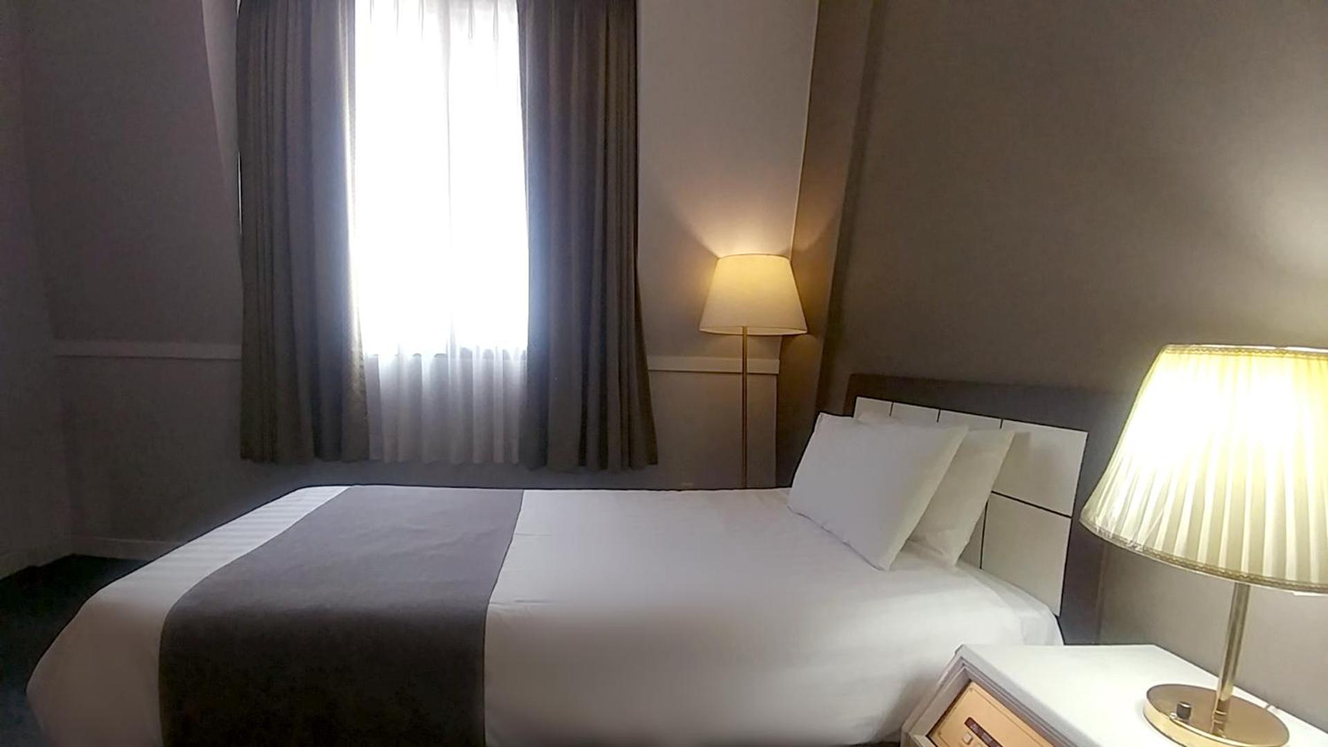 Standard Single Room - Photo 10