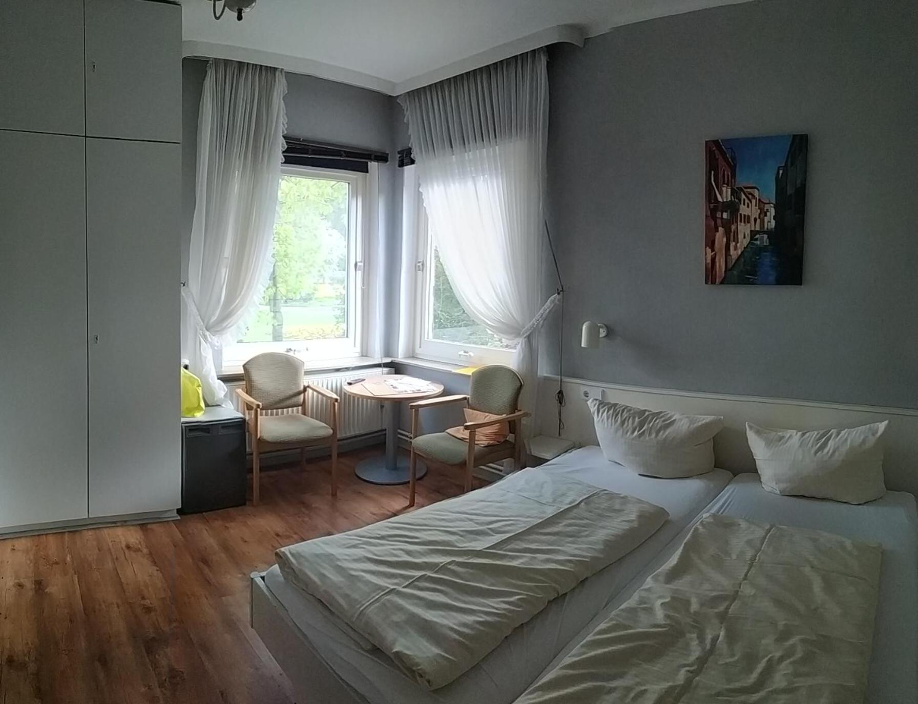 Double Room with Private Bathroom photo 2