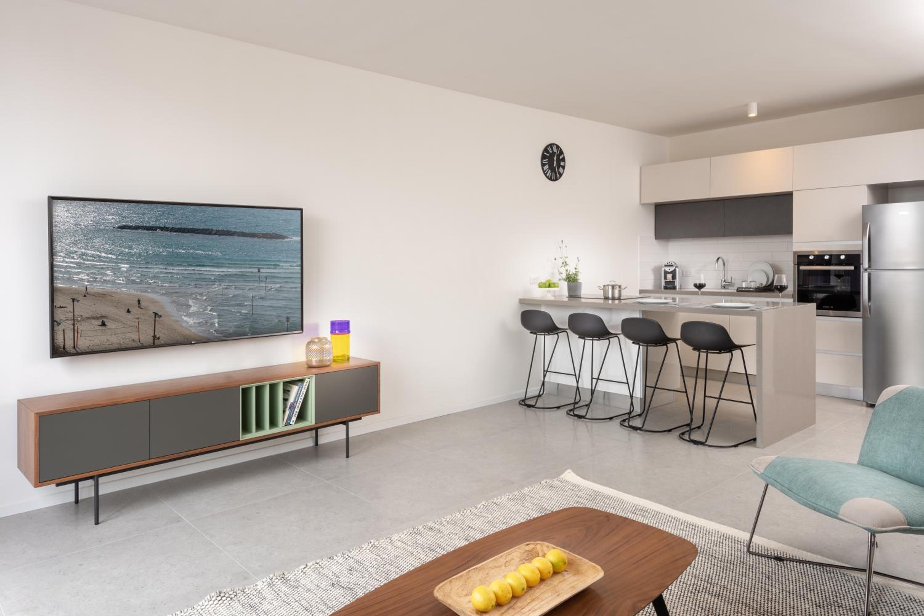Three-Bedroom Apartment with no Balcony photo 1