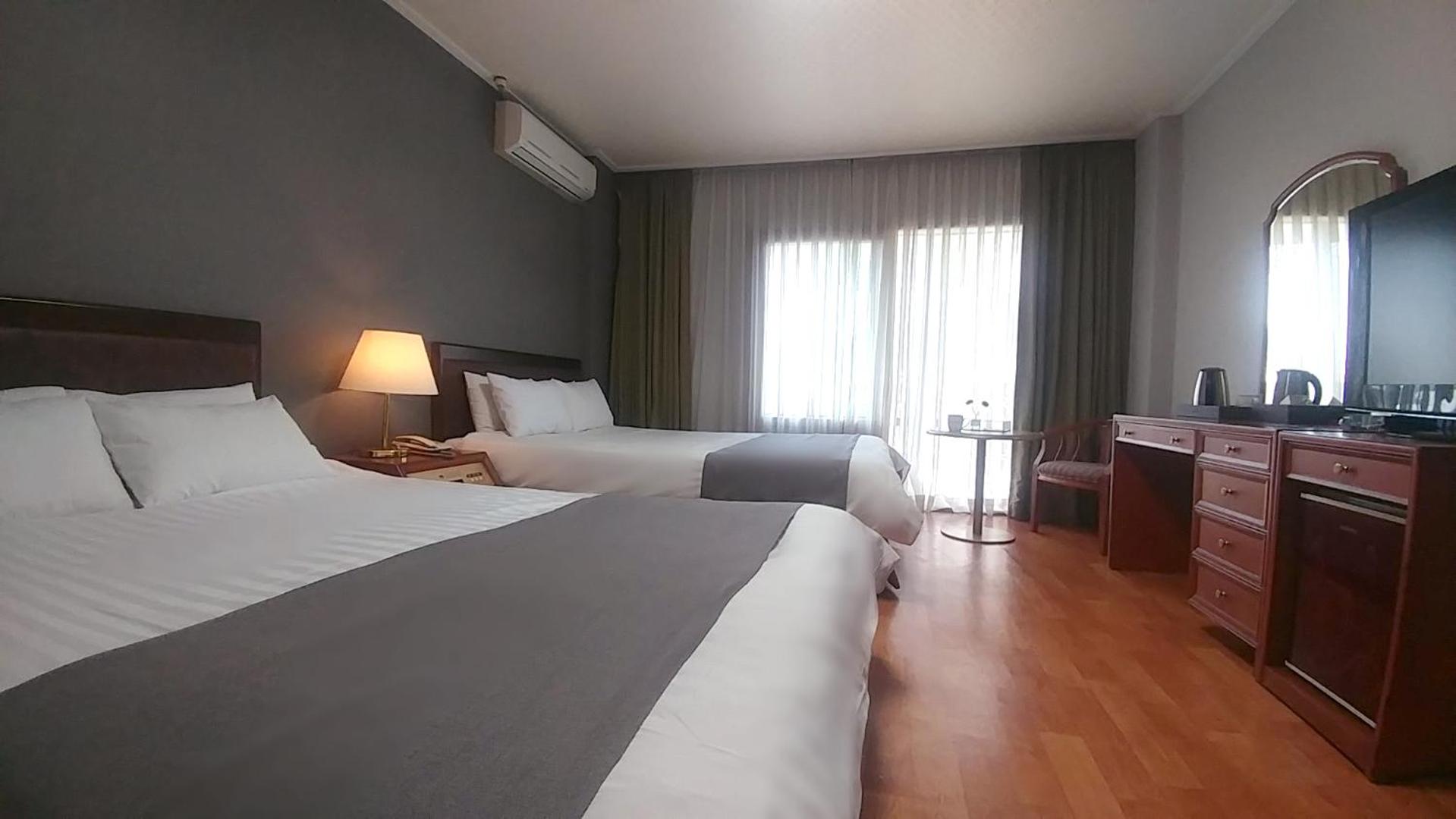 Standard Quadruple Room - Photo 12