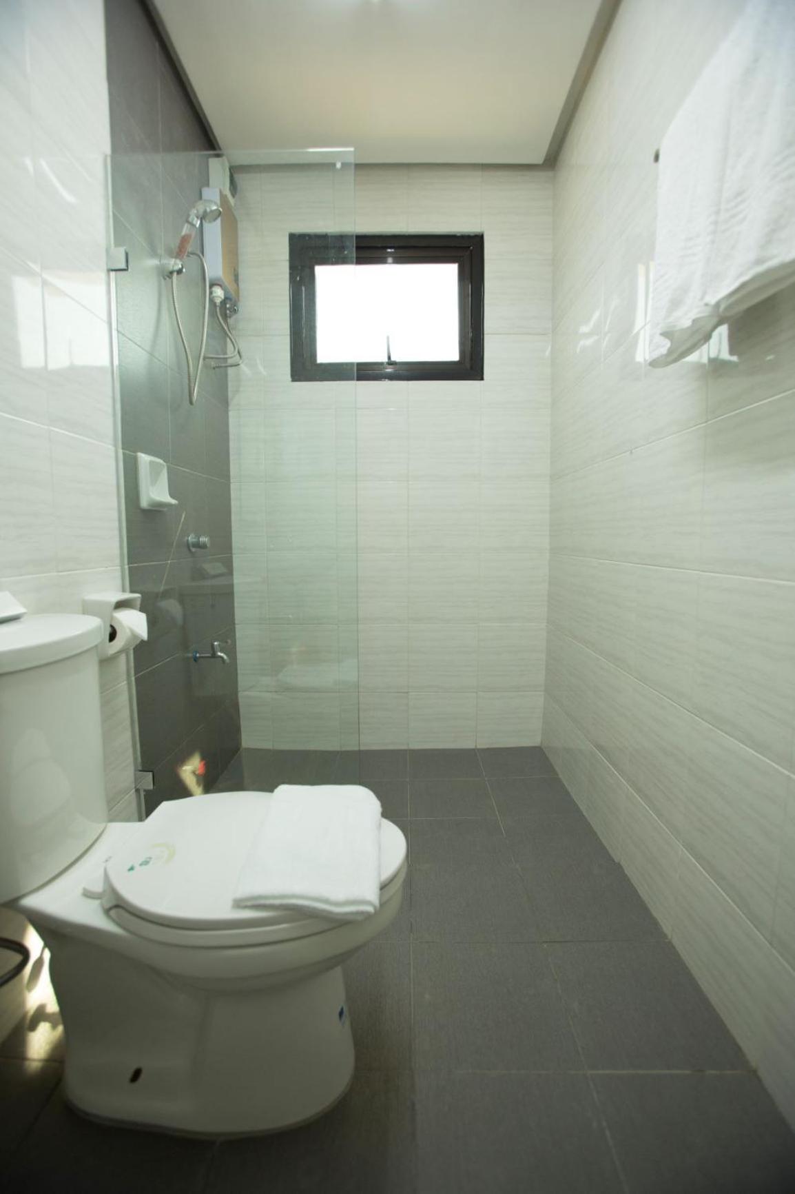 Deluxe Queen Room - Photo 3