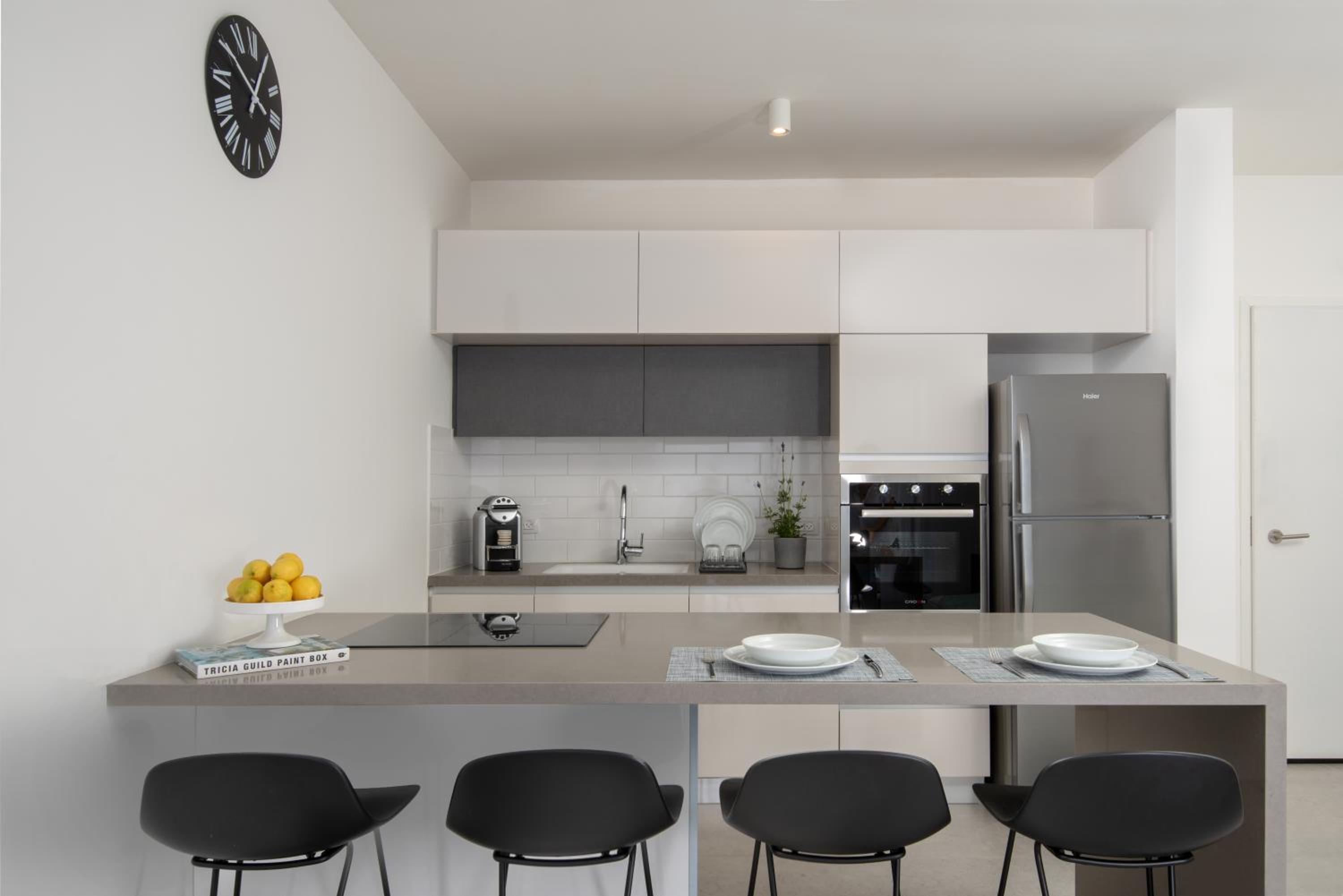 Three-Bedroom Apartment with no Balcony