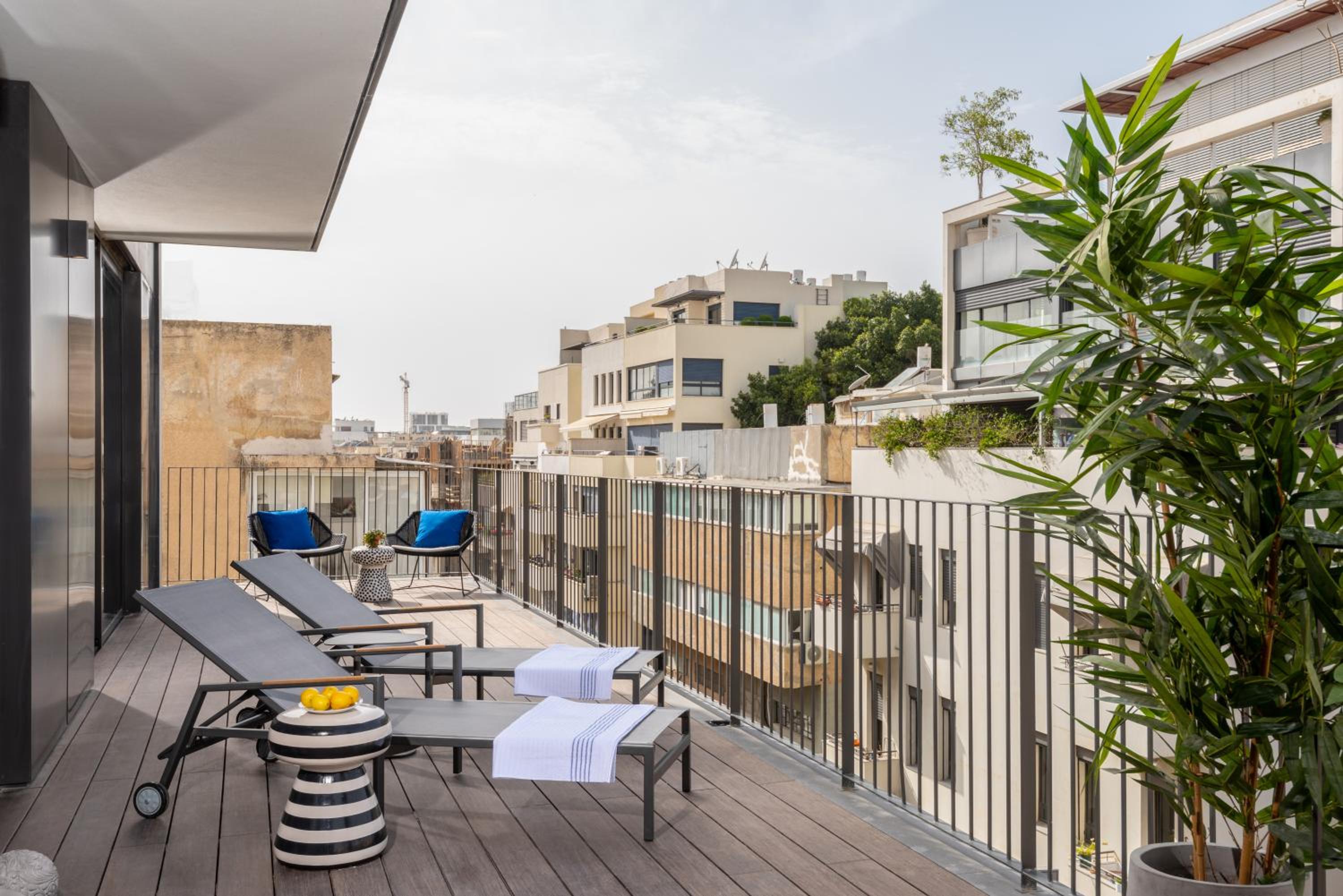 Three bedroom apartment with big Terrace photo 2