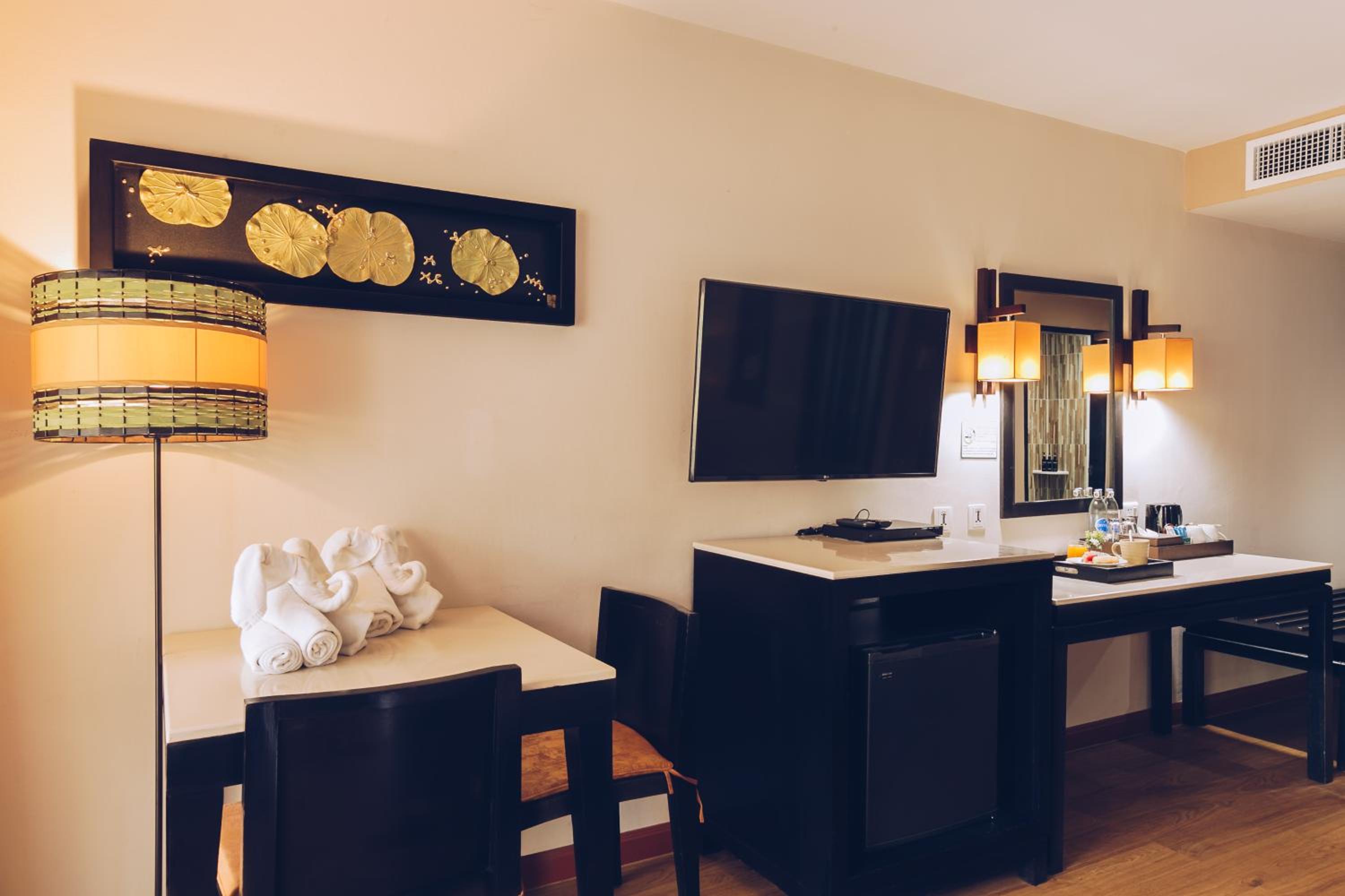 Deluxe Double or Twin Room with Spa Bath - Photo 6