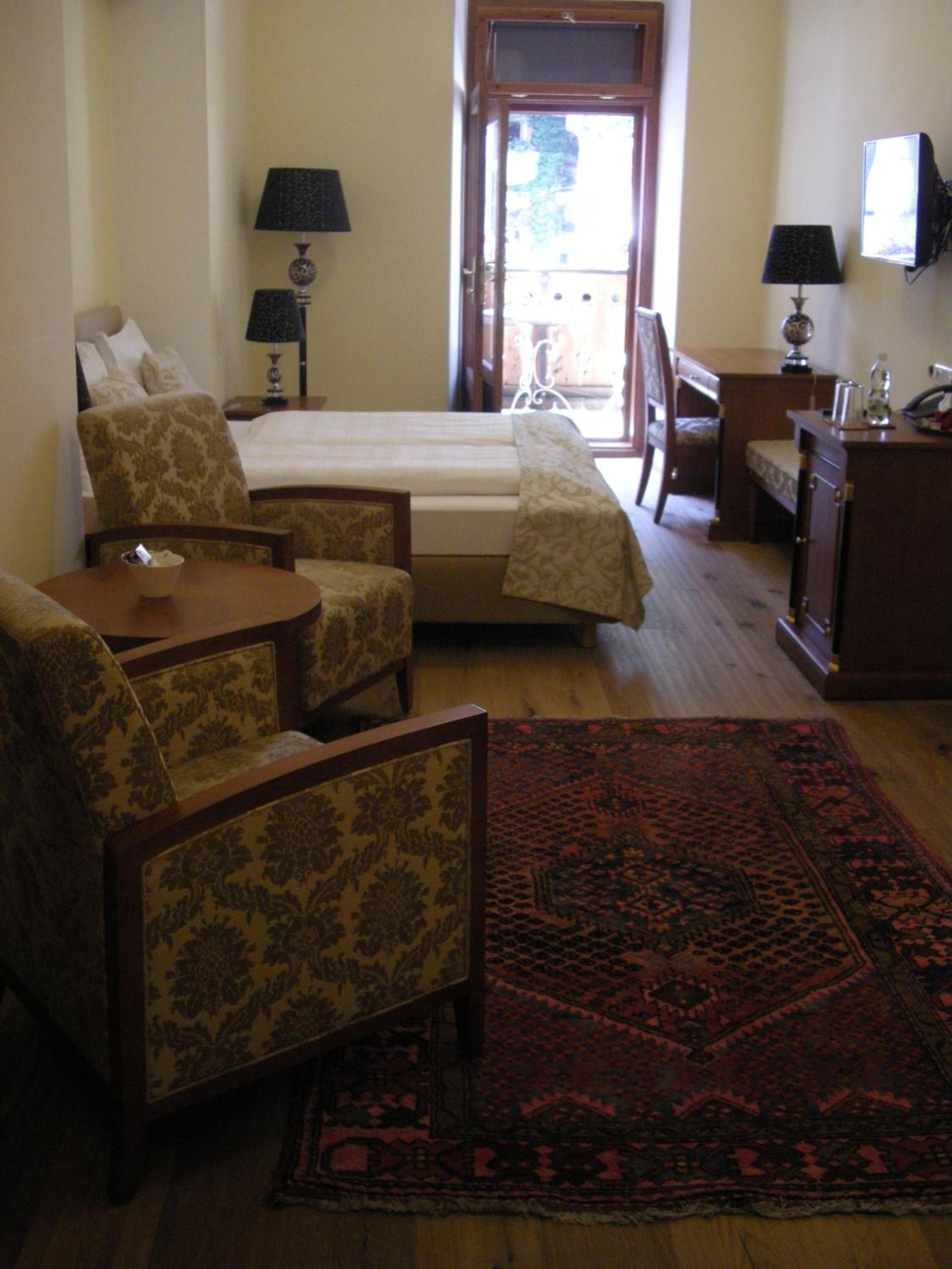 Double Room with Balcony Facing the Market Square - Photo 7