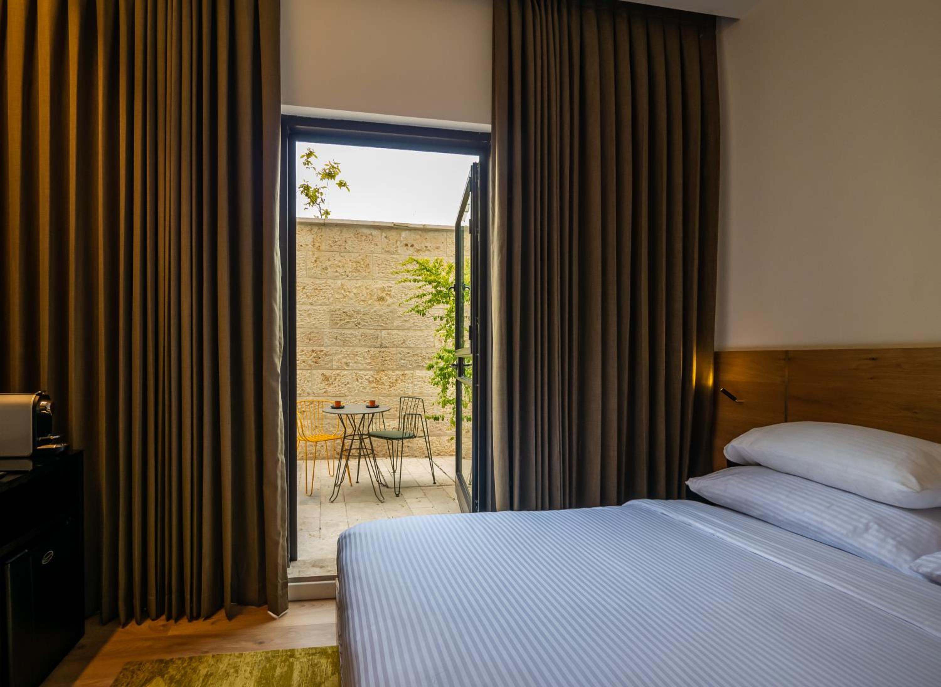 Classic Room with Patio - Photo 2