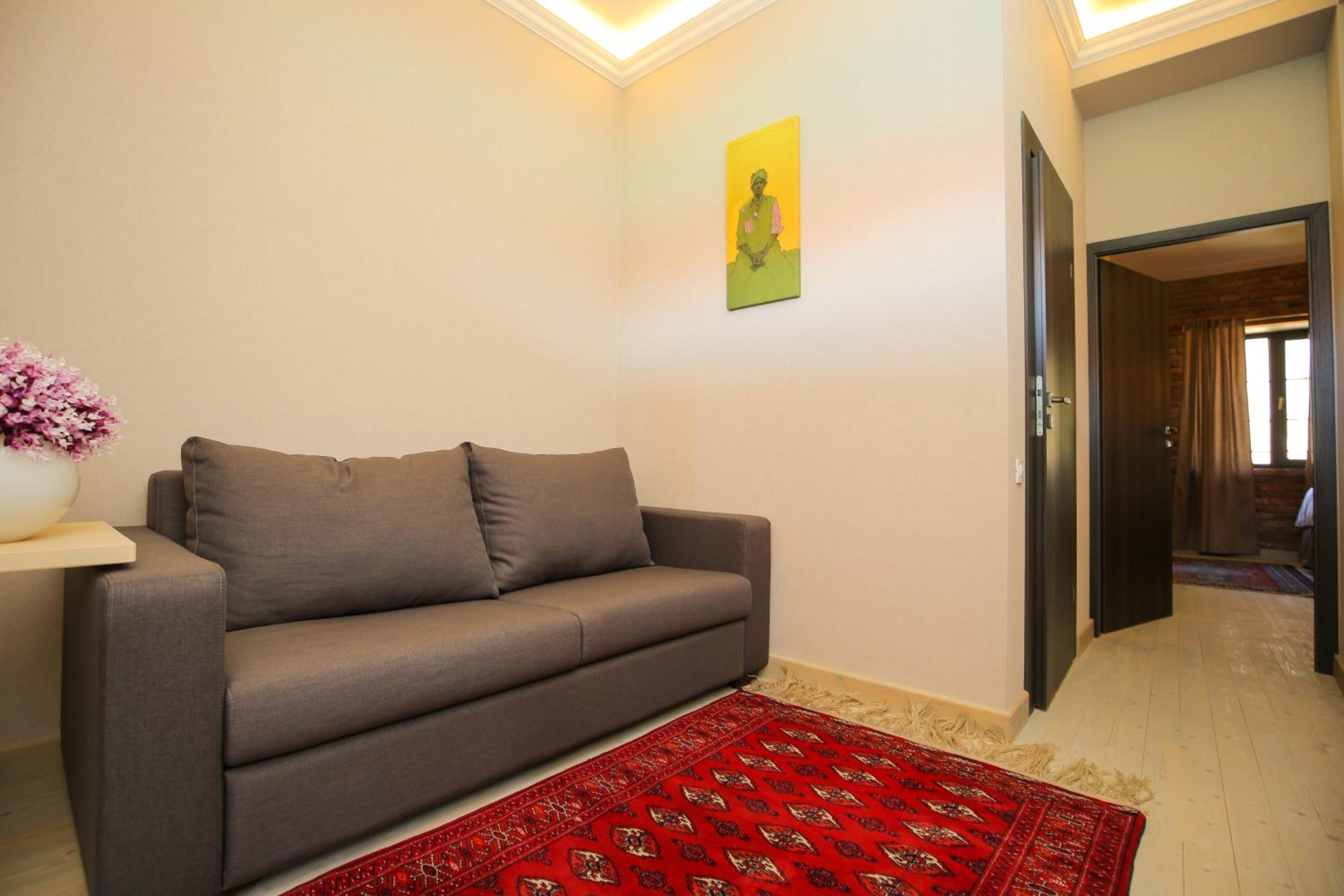 King Studio with Sofa Bed