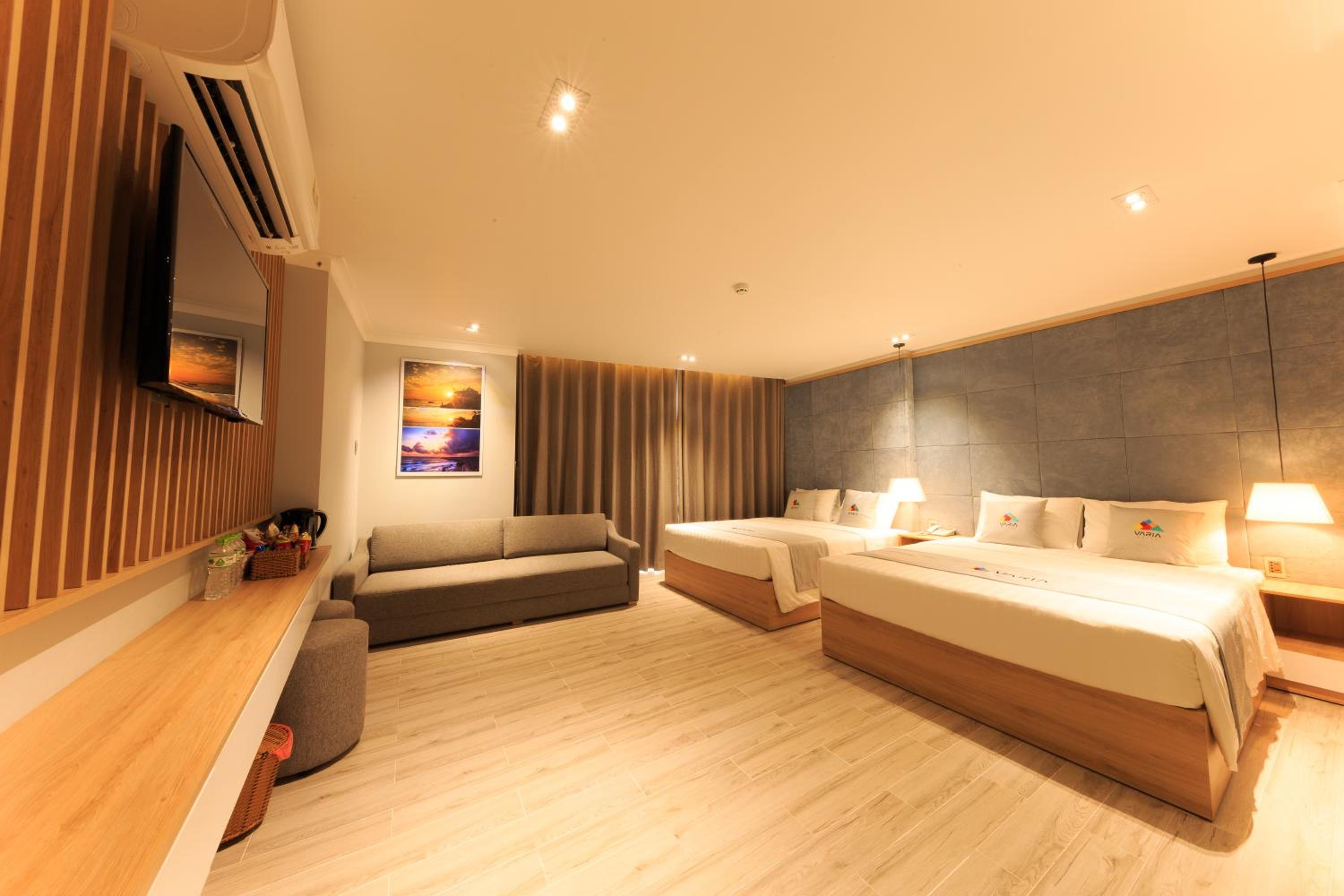 Deluxe Quadruple Room - Photo 1