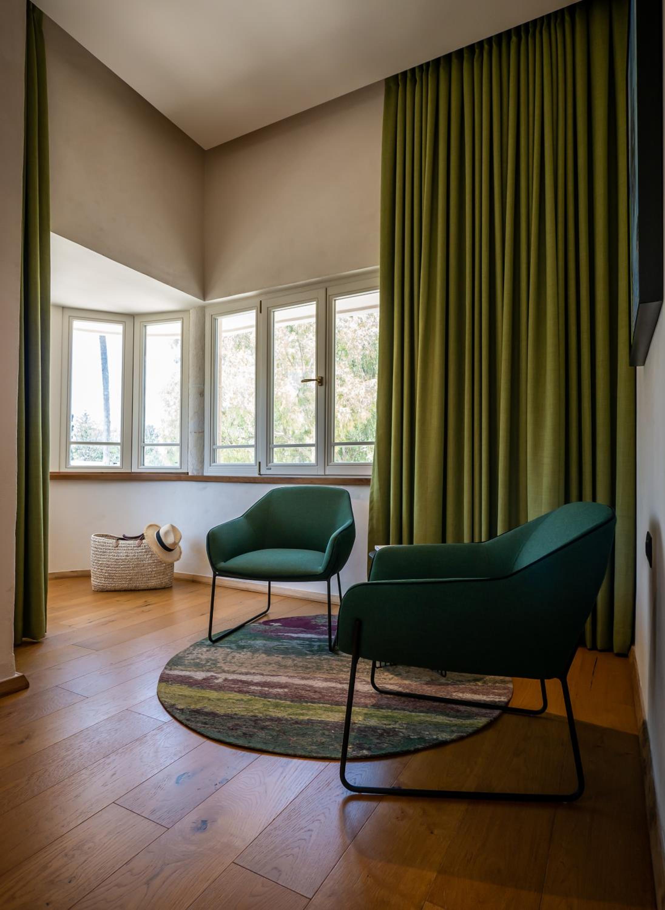 Suite - Photo 9