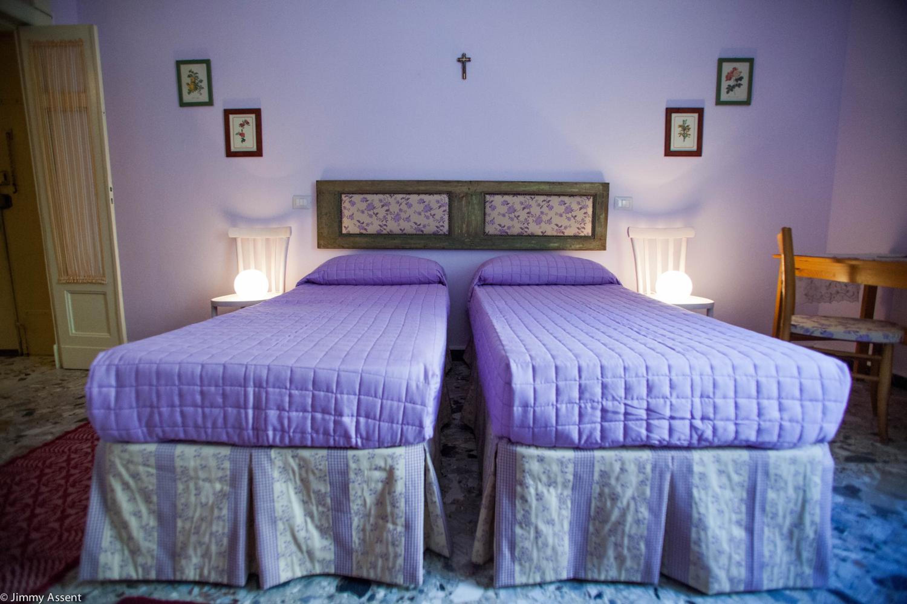 Double or Twin Room with Private External Bathroom - Photo 21