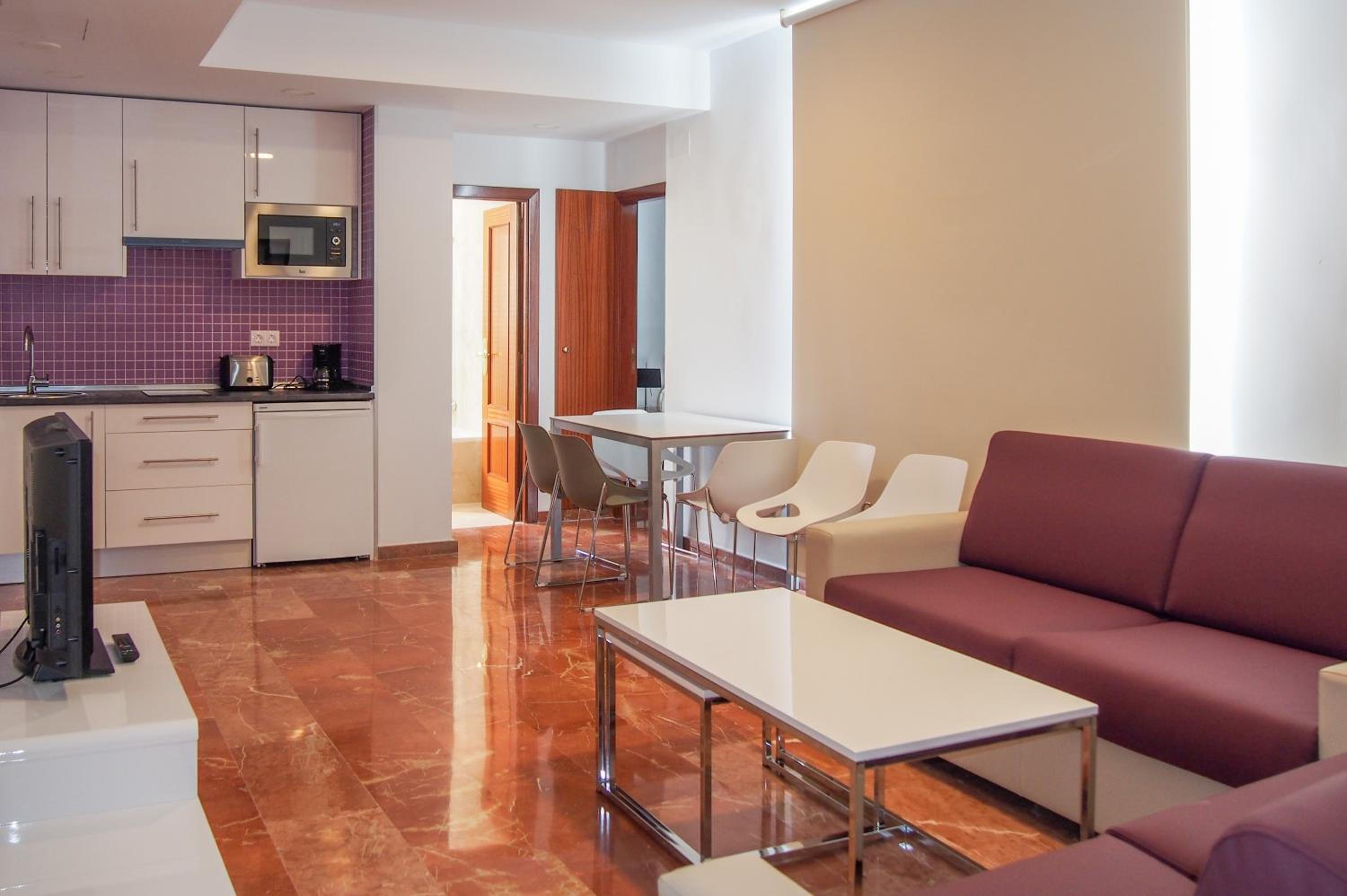 Apartment with Lake View - Photo 13