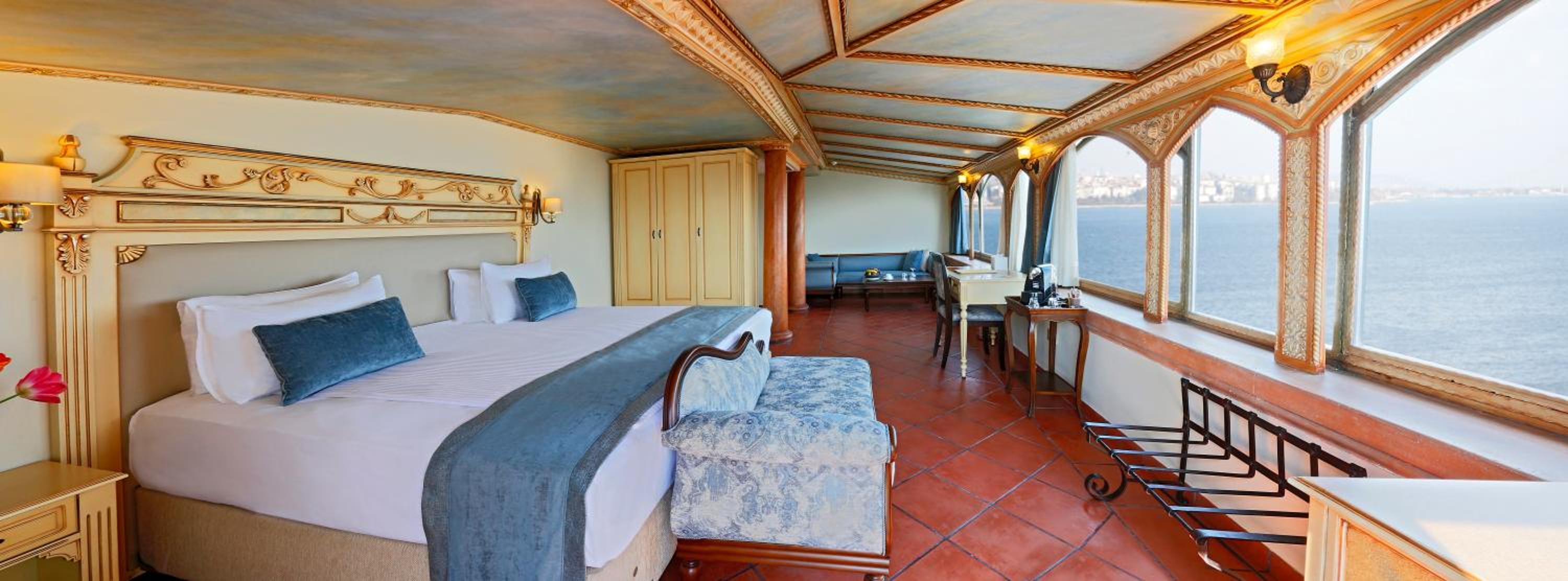 Junior Suite with Sea View photo 2