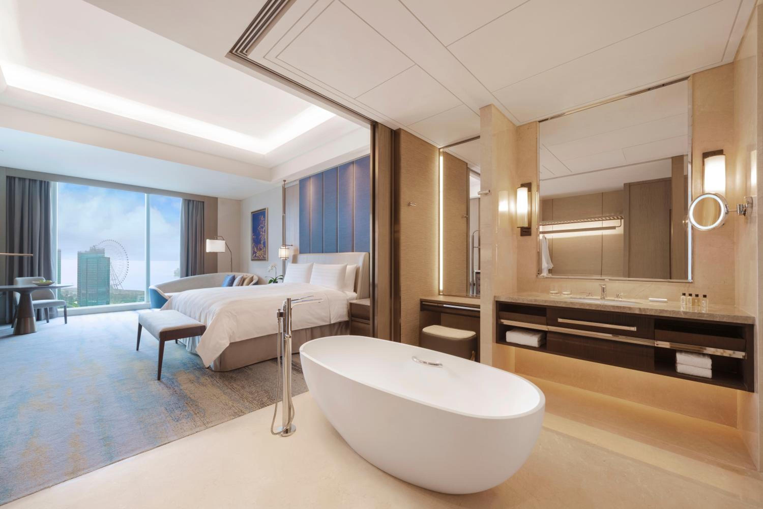 Horizon Deluxe King Room - Photo 2