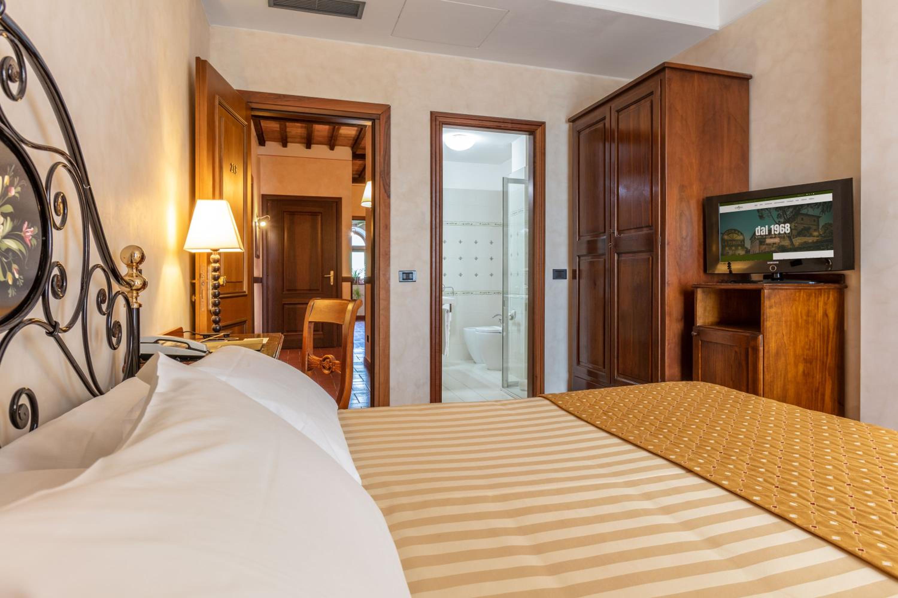 Deluxe Double Room photo 2