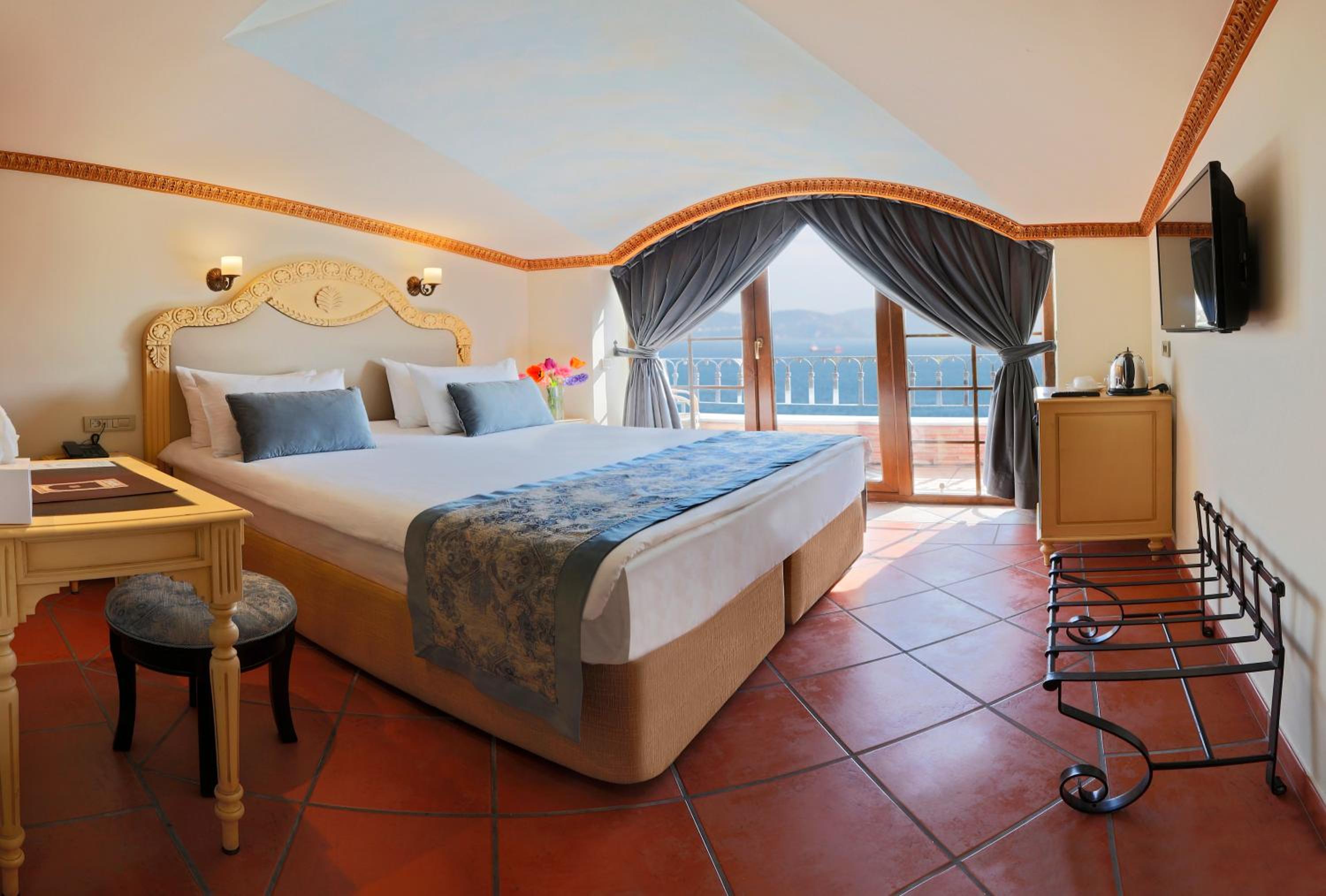 Double or Twin Room with Sea View photo 1