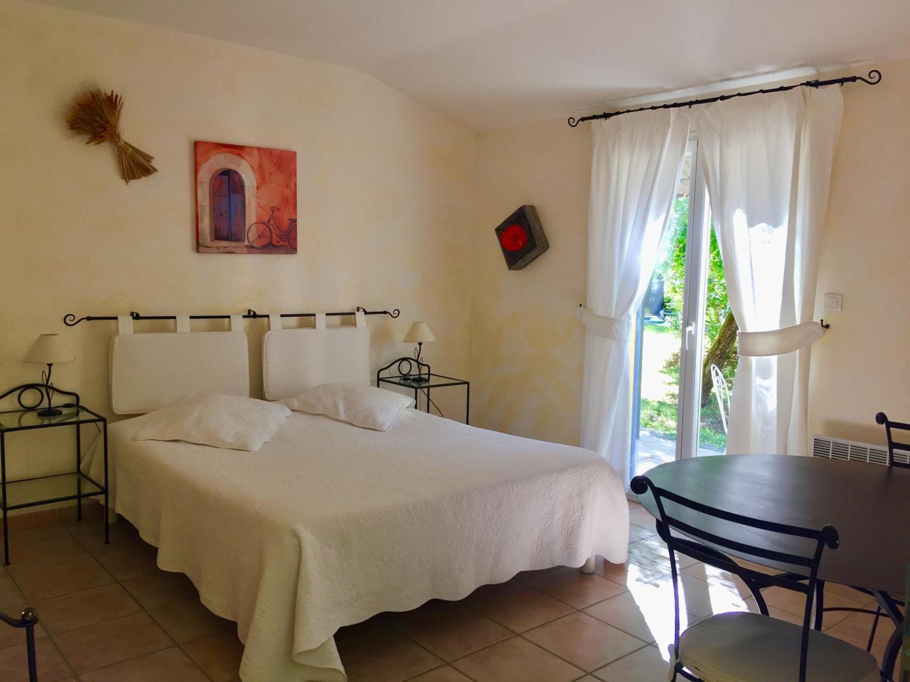 Double Room with Pool View photo 1