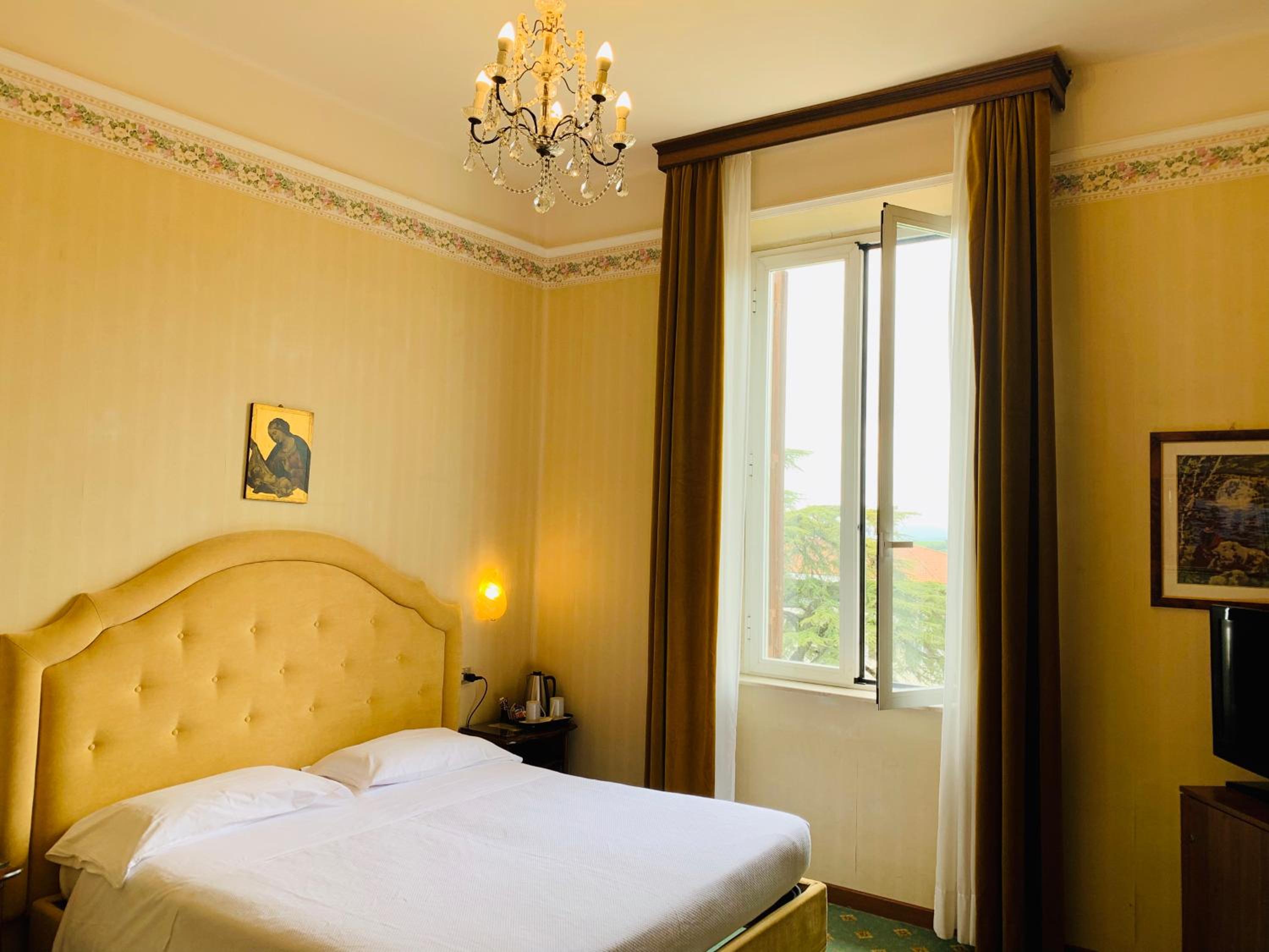 Basic Double or Twin Room photo 3