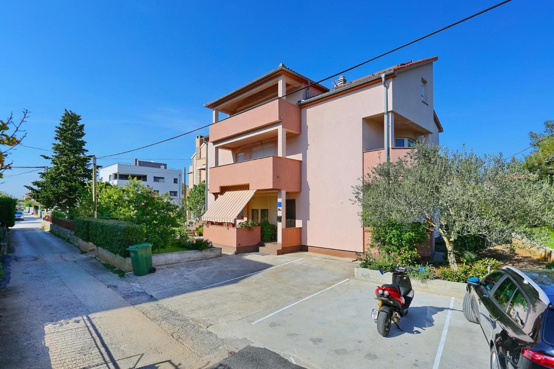 Apartment - Ground Floor photo 3