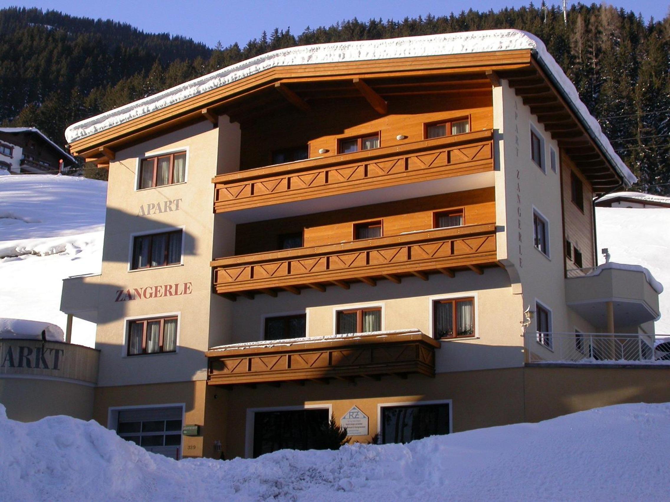 Two-Bedroom Apartment with Balcony photo 2