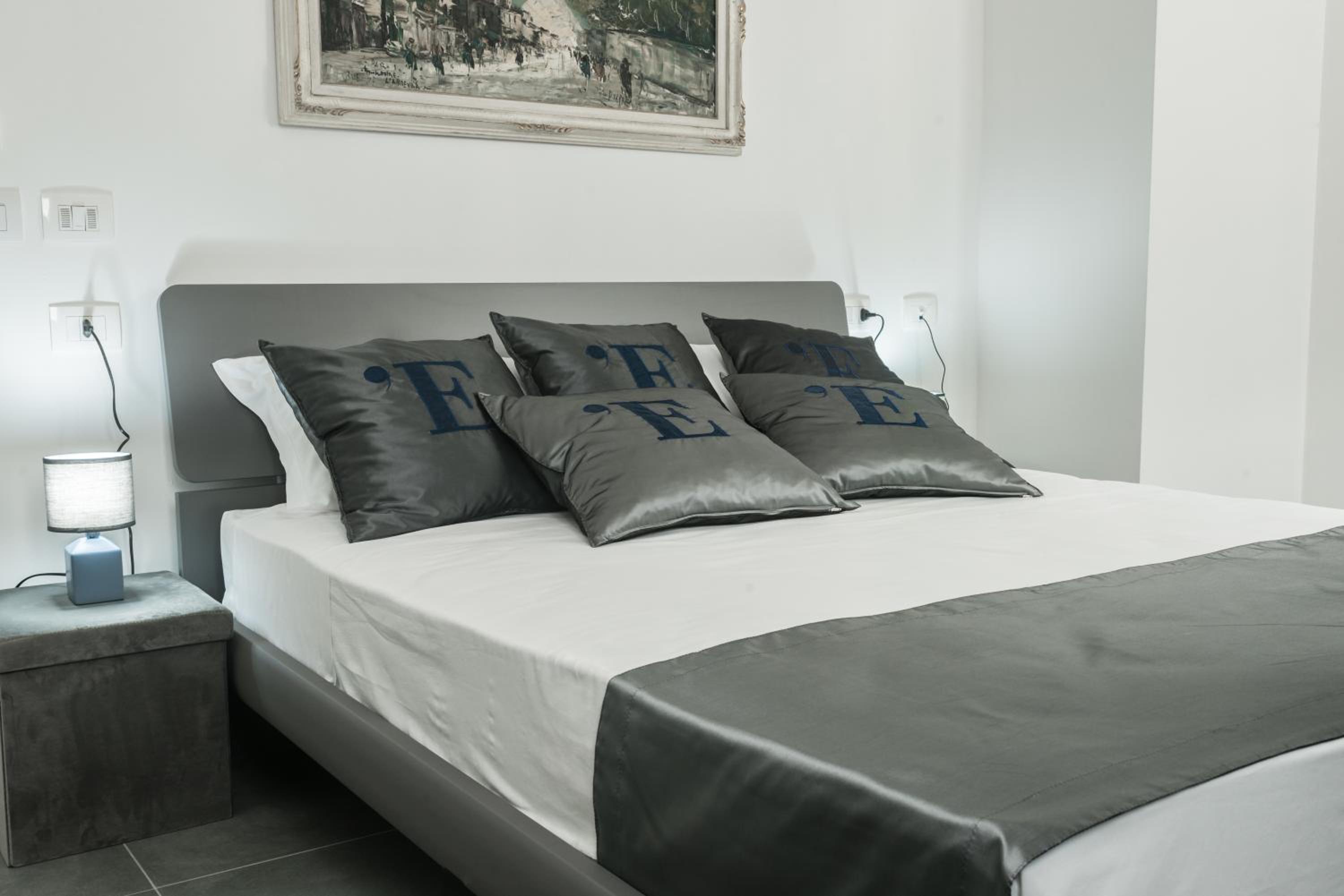 Small Double Room - Photo 1