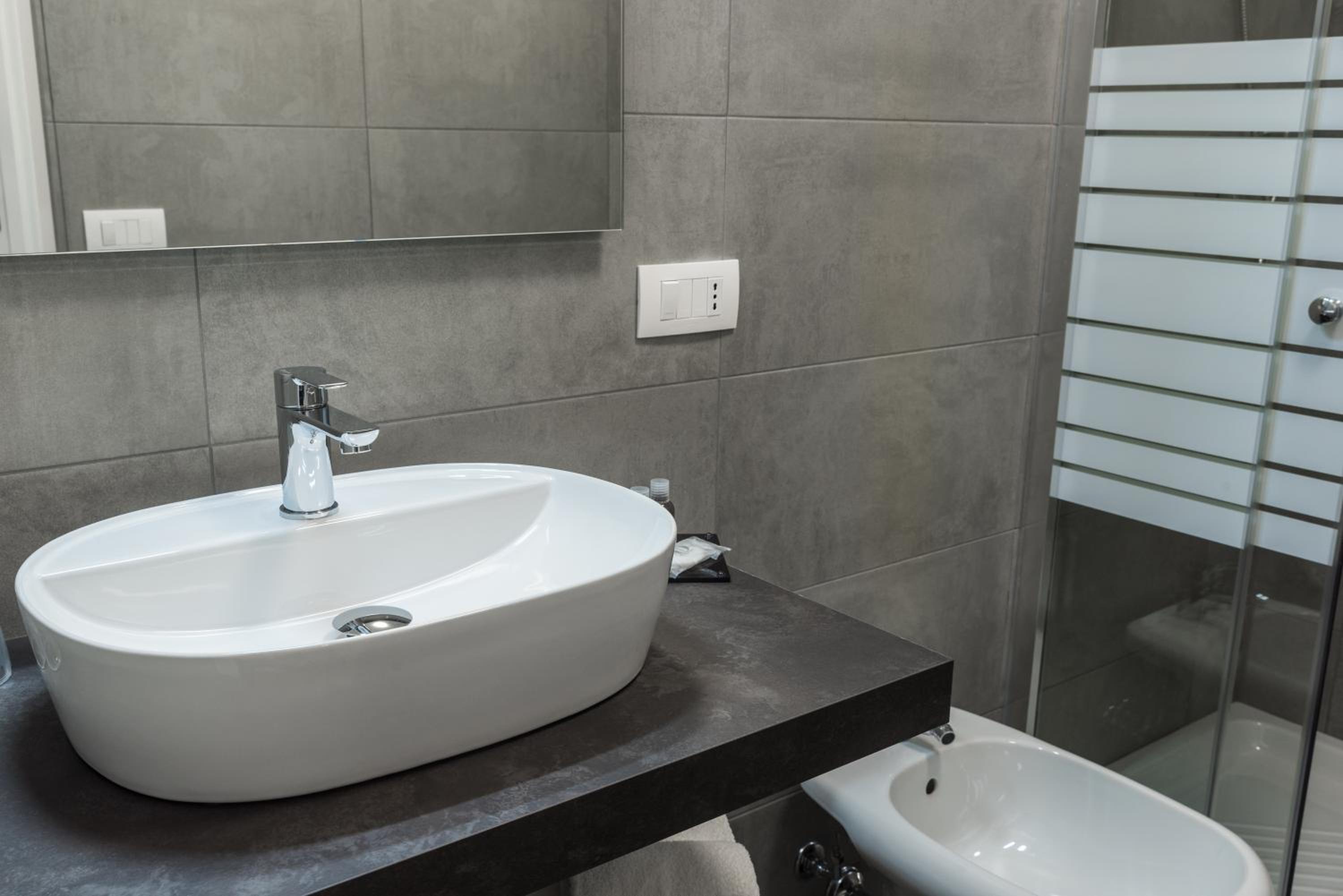 Small Double Room - Photo 4