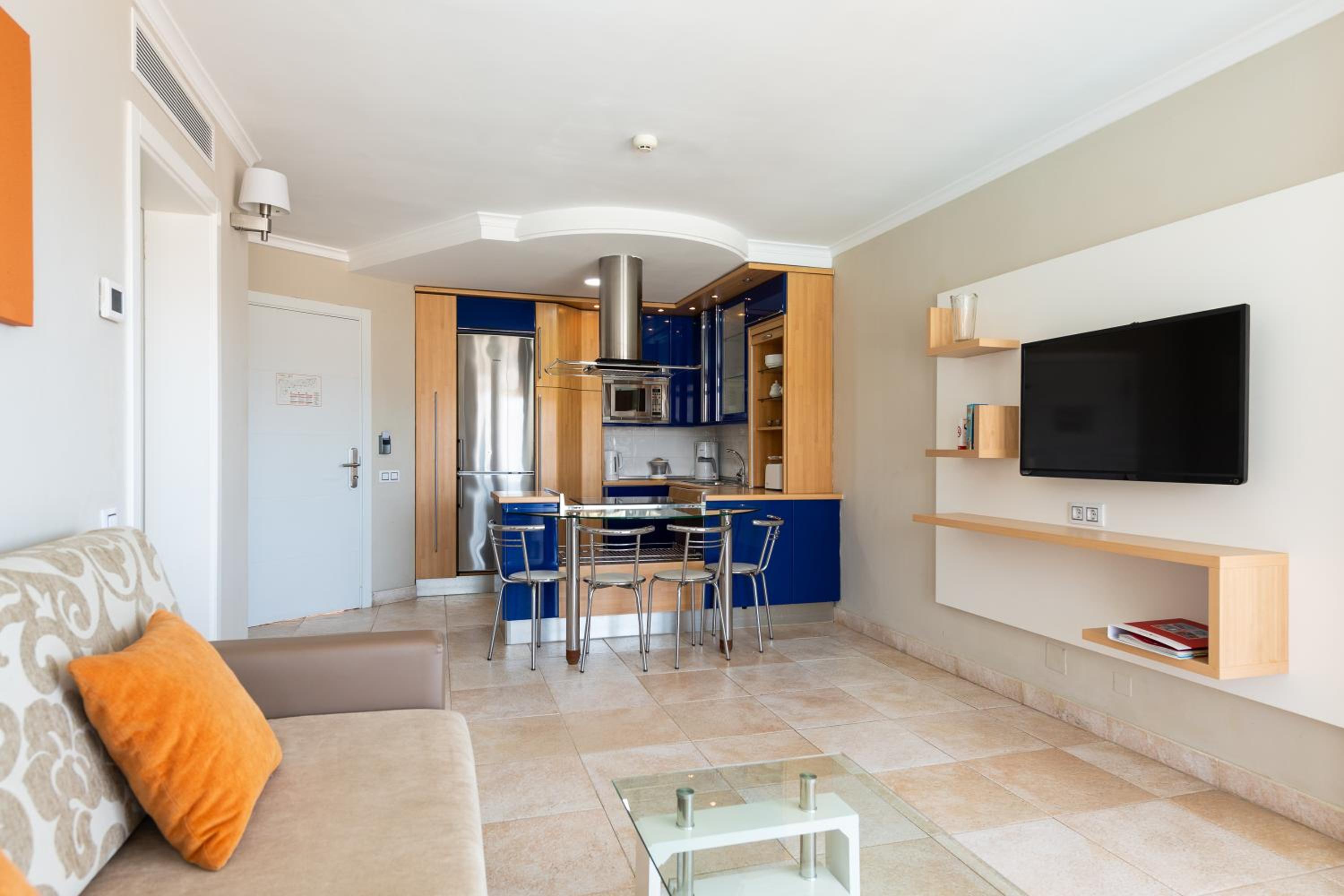 ! Bedroom Apartment with Seaview 