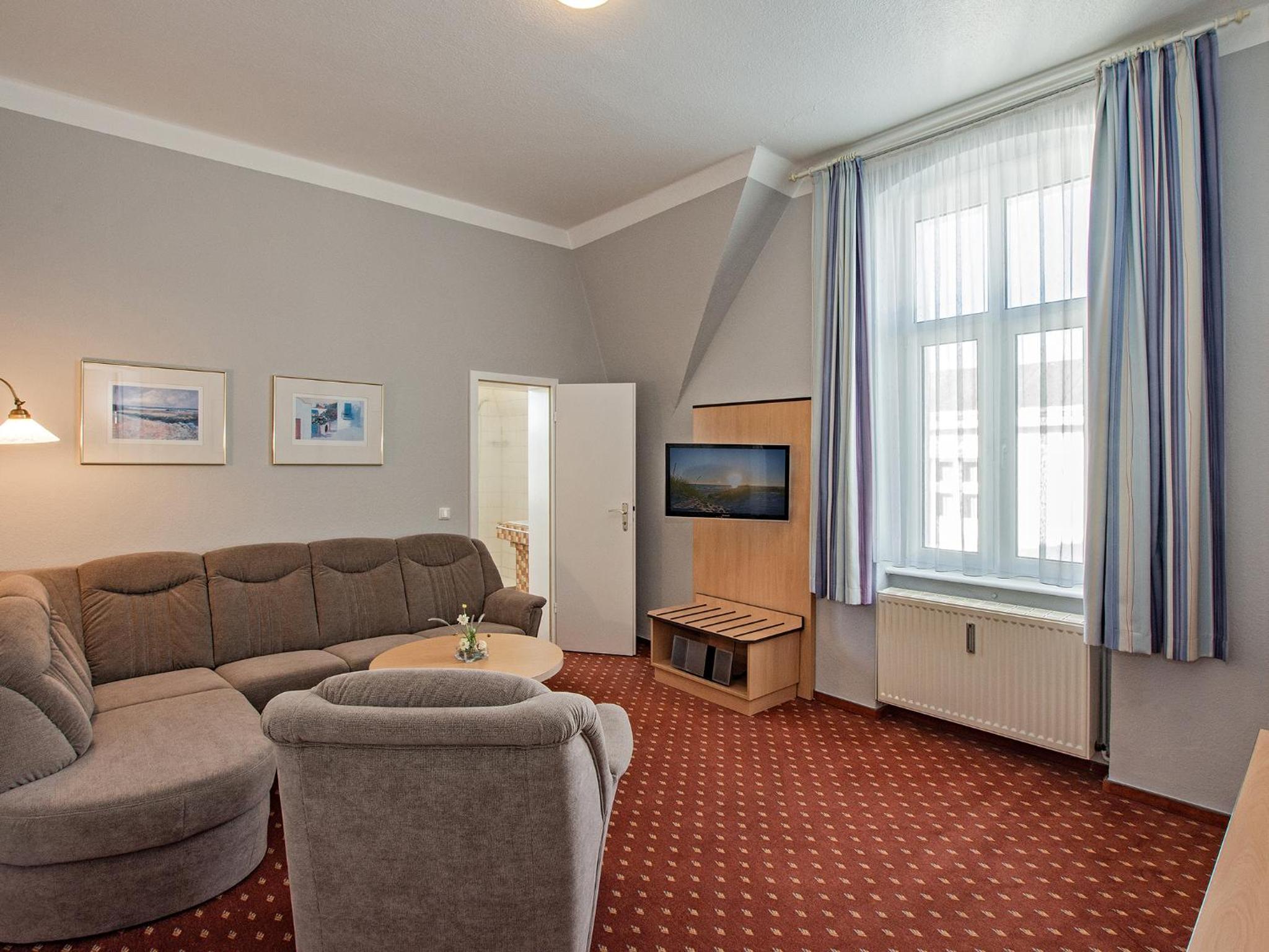 Family Room 1 photo 1