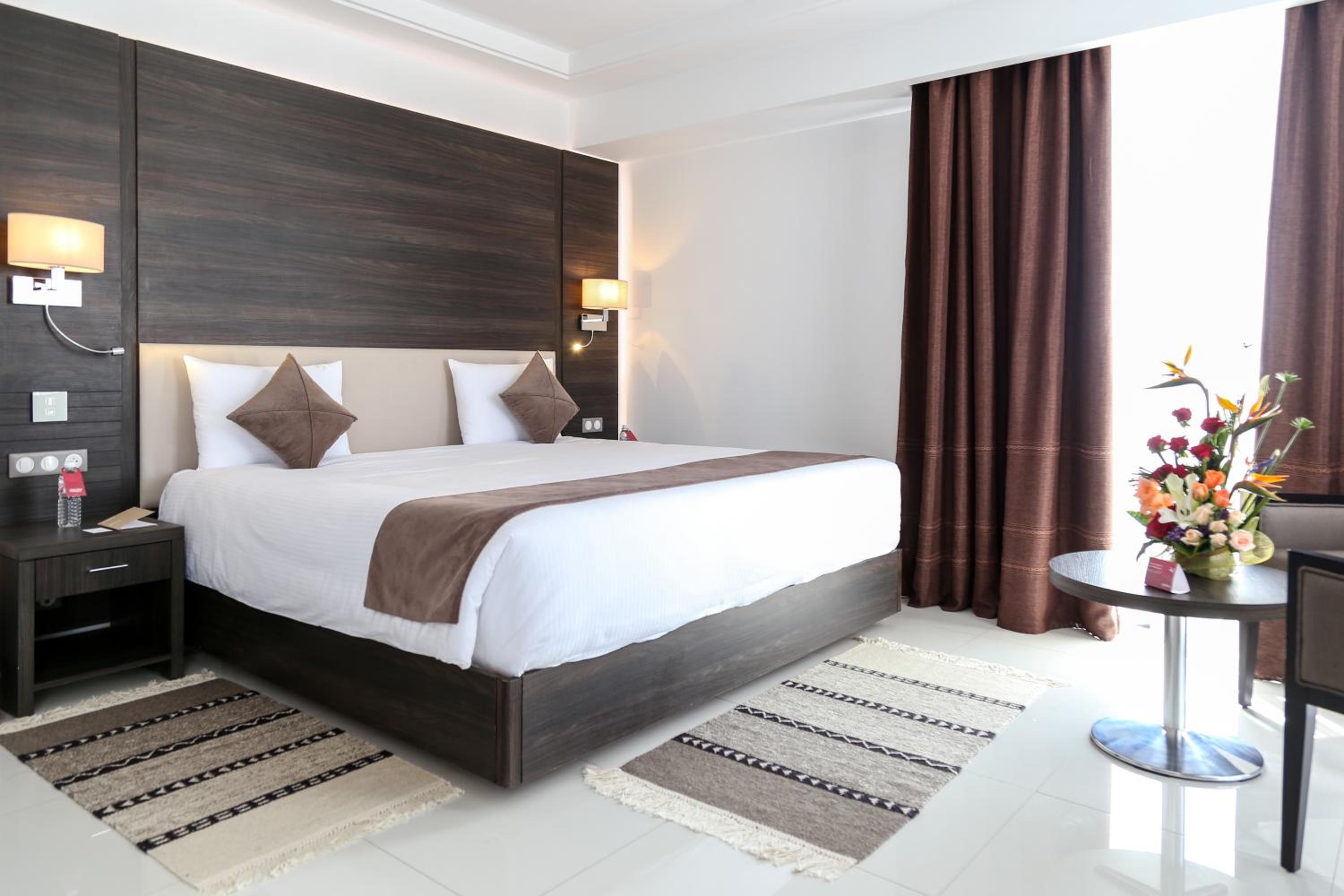 Junior Suite with City View photo 3