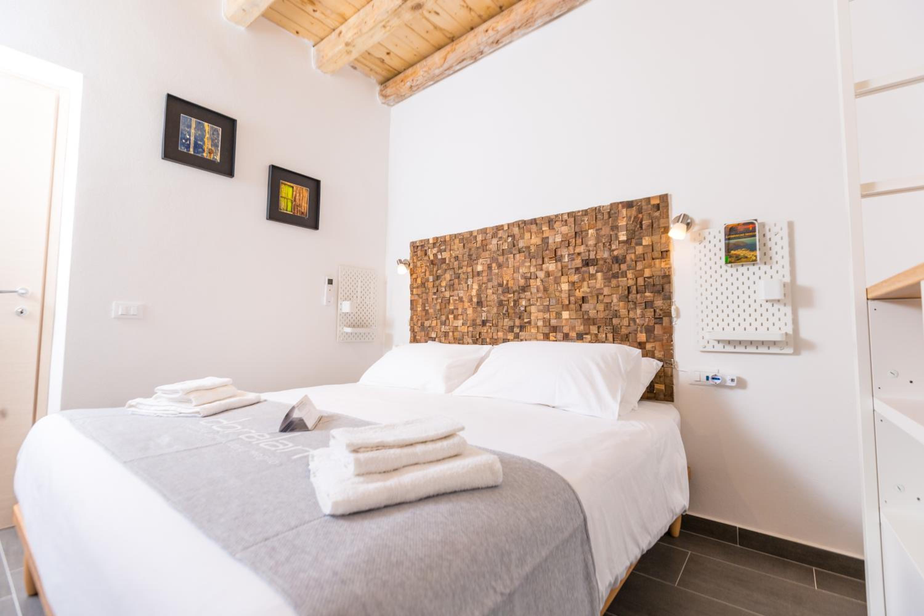 Apartment with Terrace - Photo 1