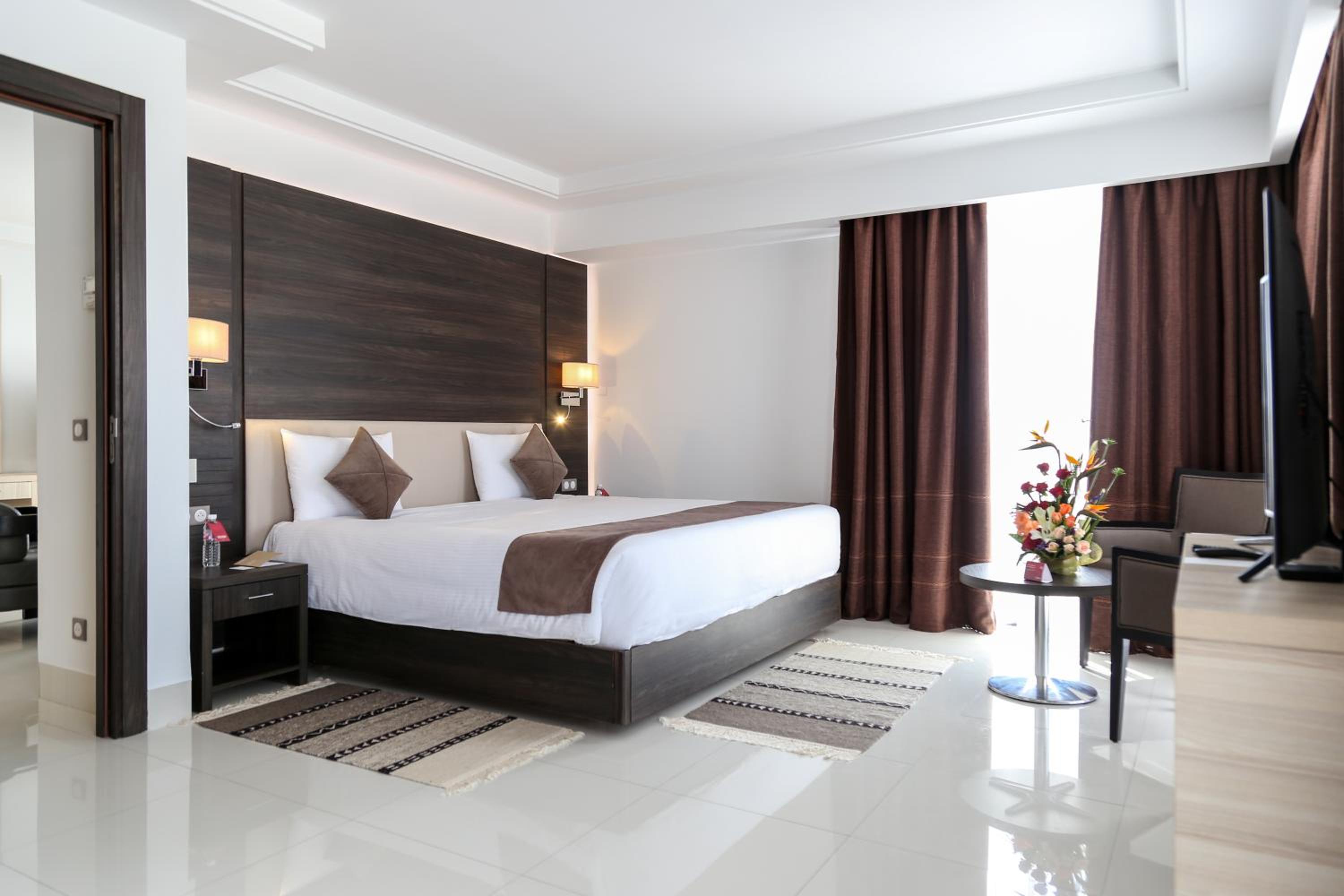 Junior Suite with City View