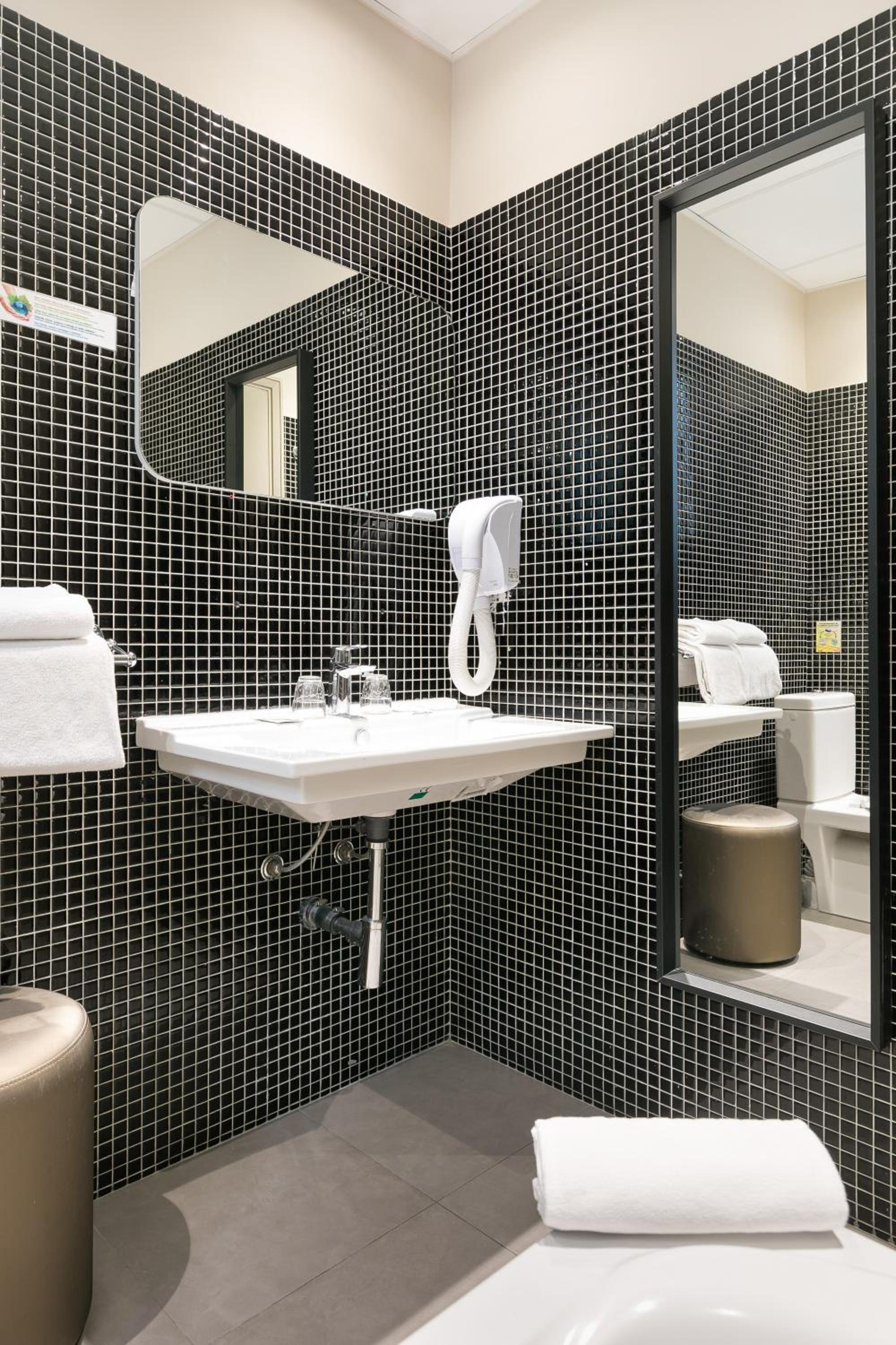 Classic Double Room - Photo 3