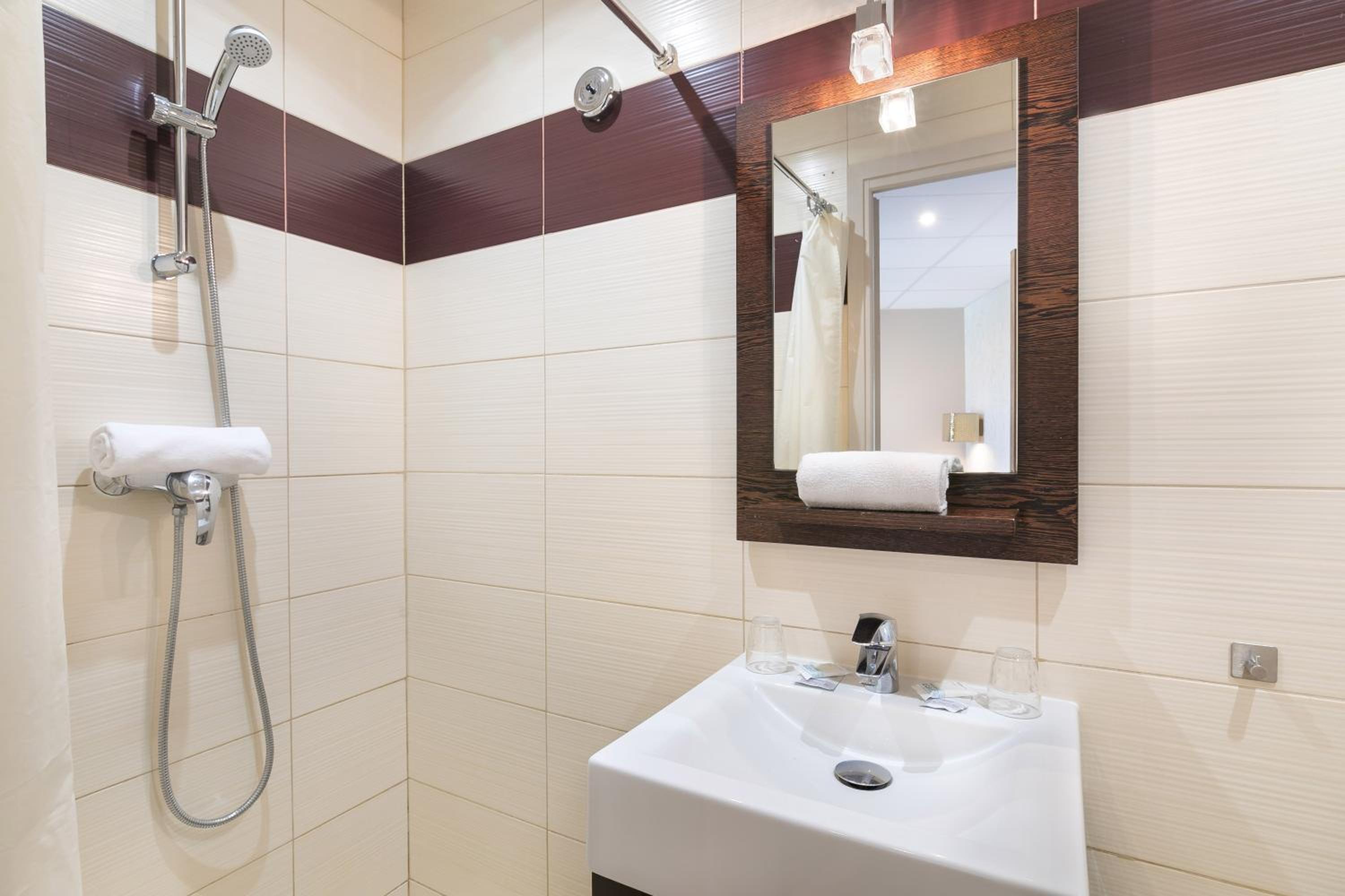 Superior Double Room - Photo 11