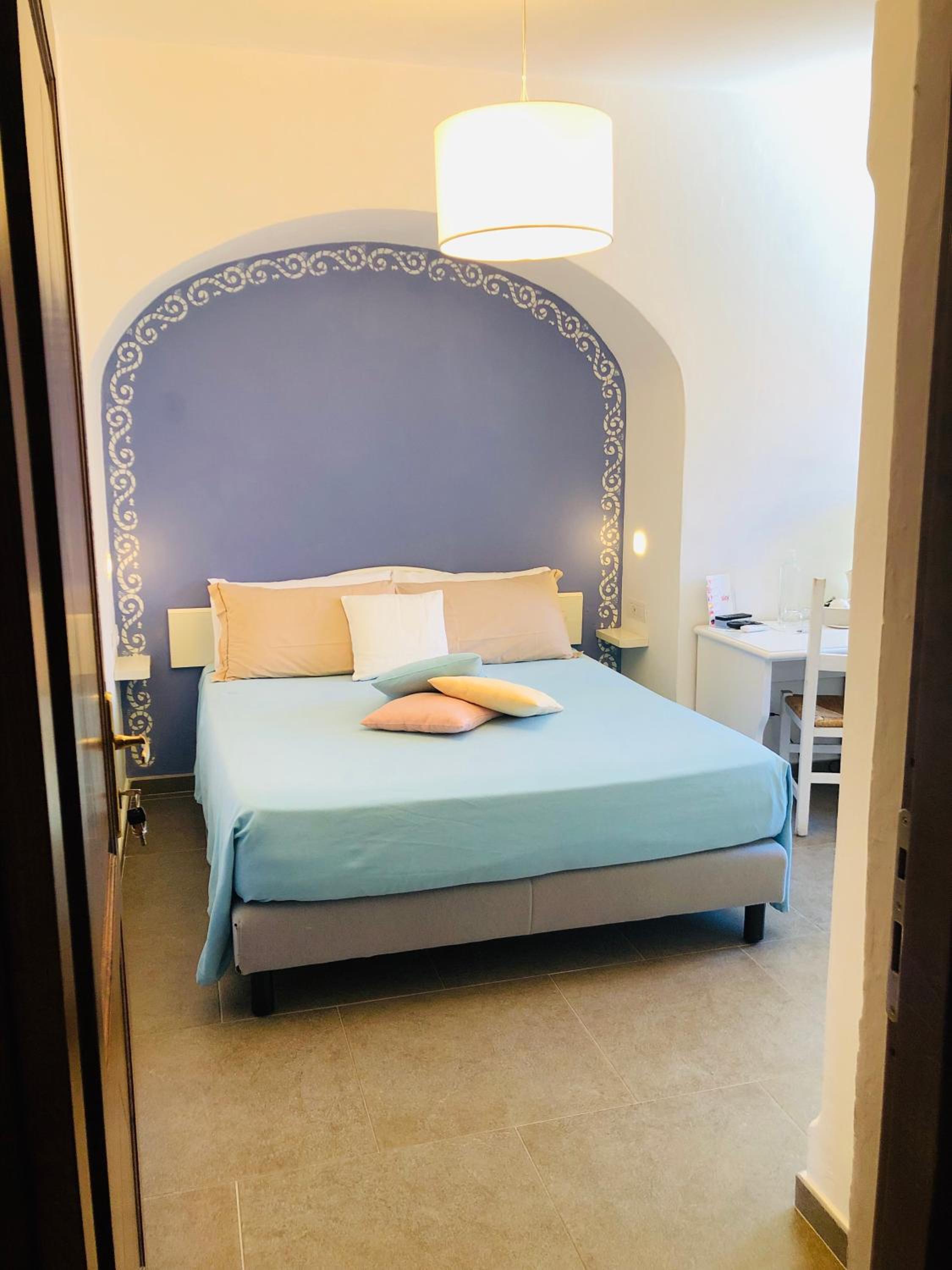 Standard Triple Room - Photo 8