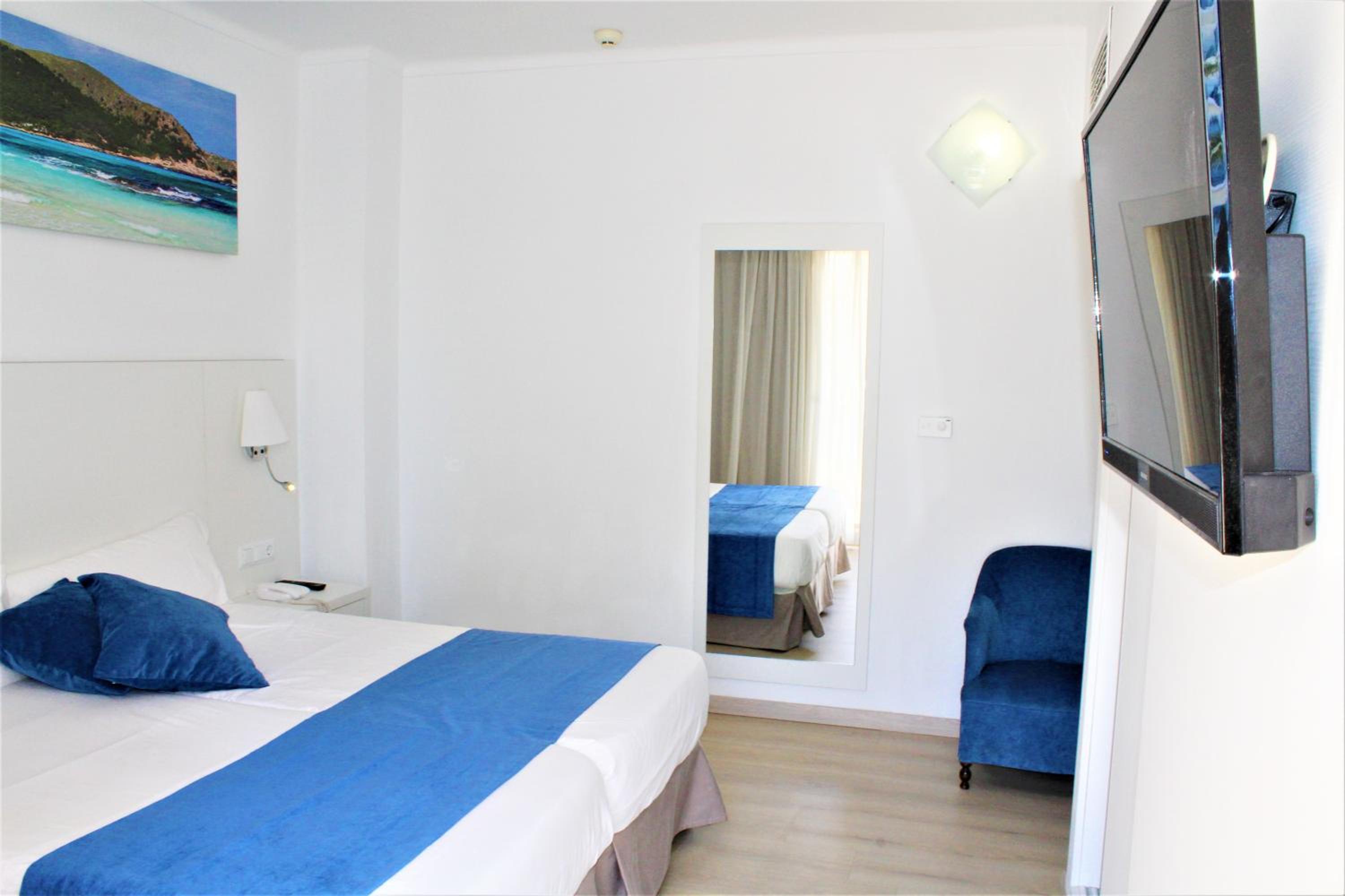 Twin Room - Photo 4