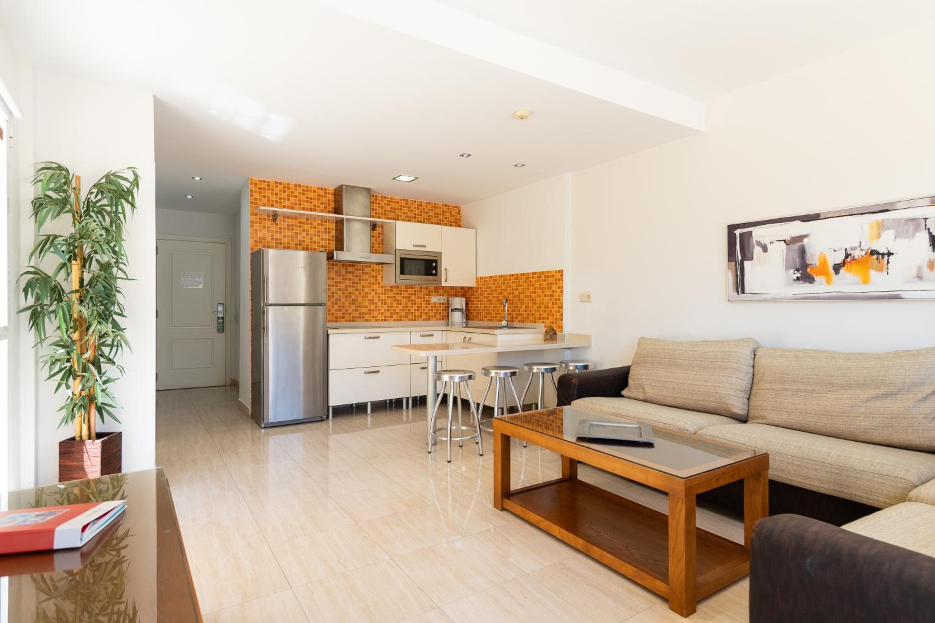 Two-Bedroom Apartment with Sea View photo 2