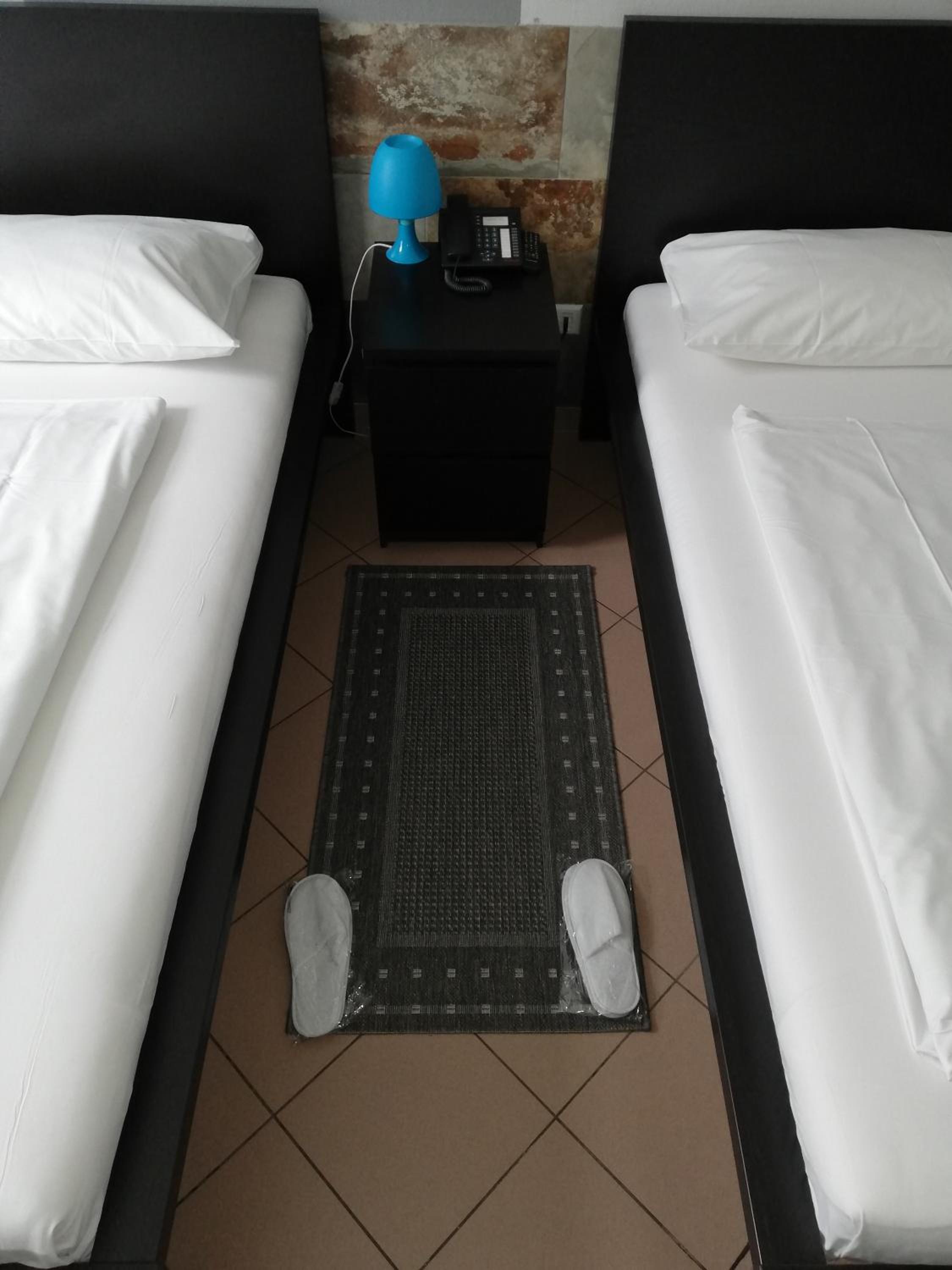 Double Room - Photo 2