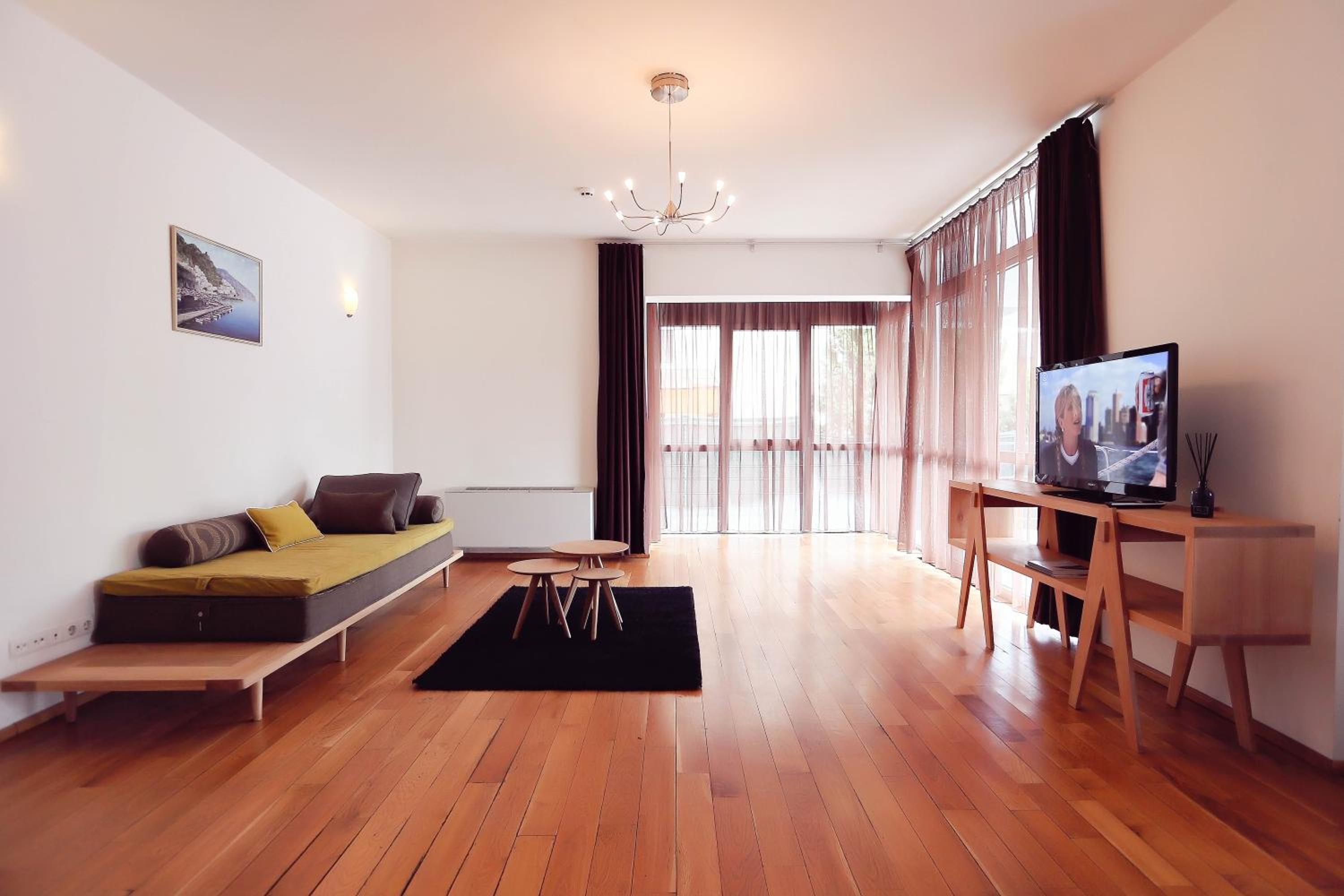 Executive Apartment - Photo 2