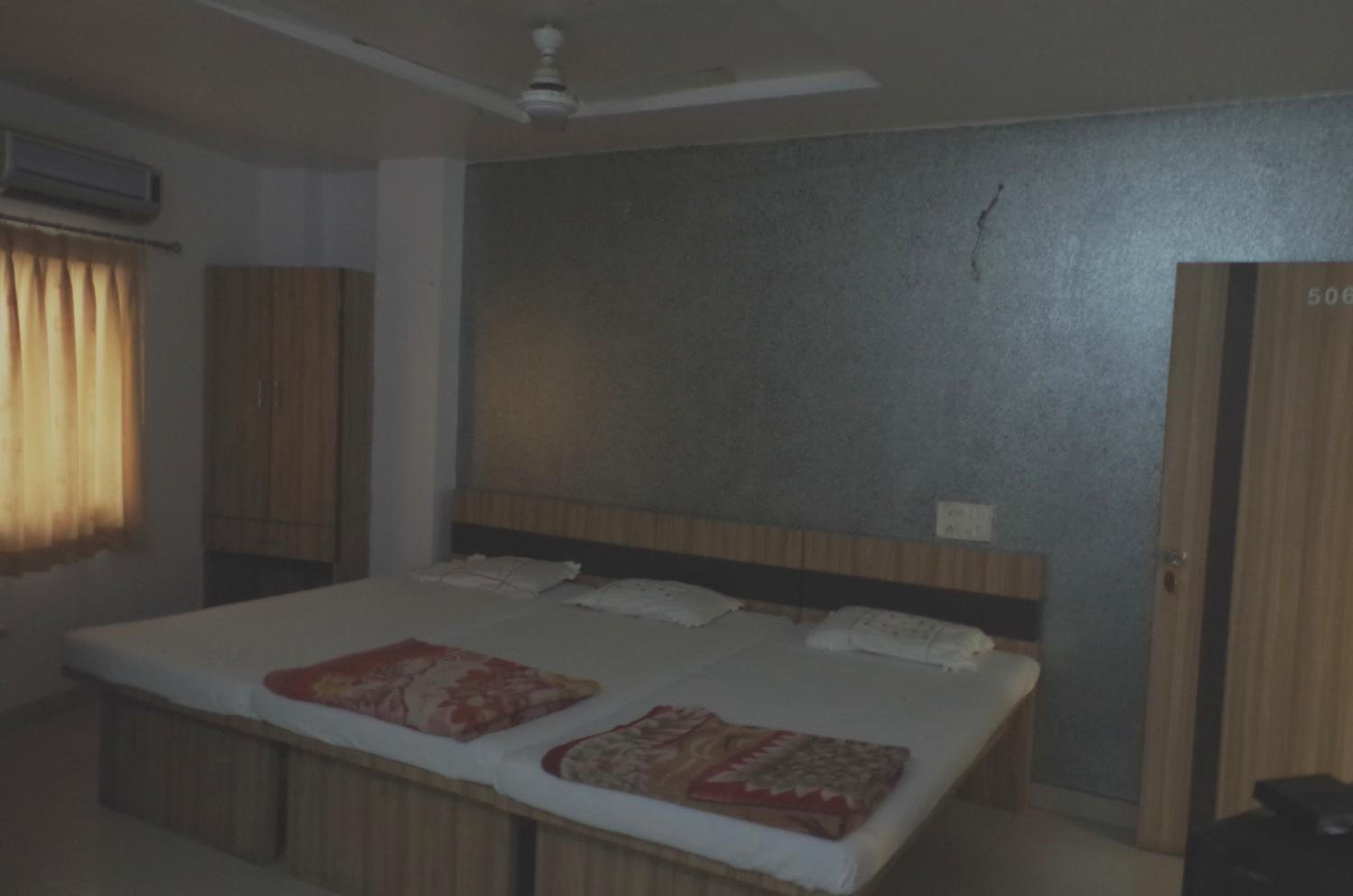 Luxury Triple Room (AC) photo 1