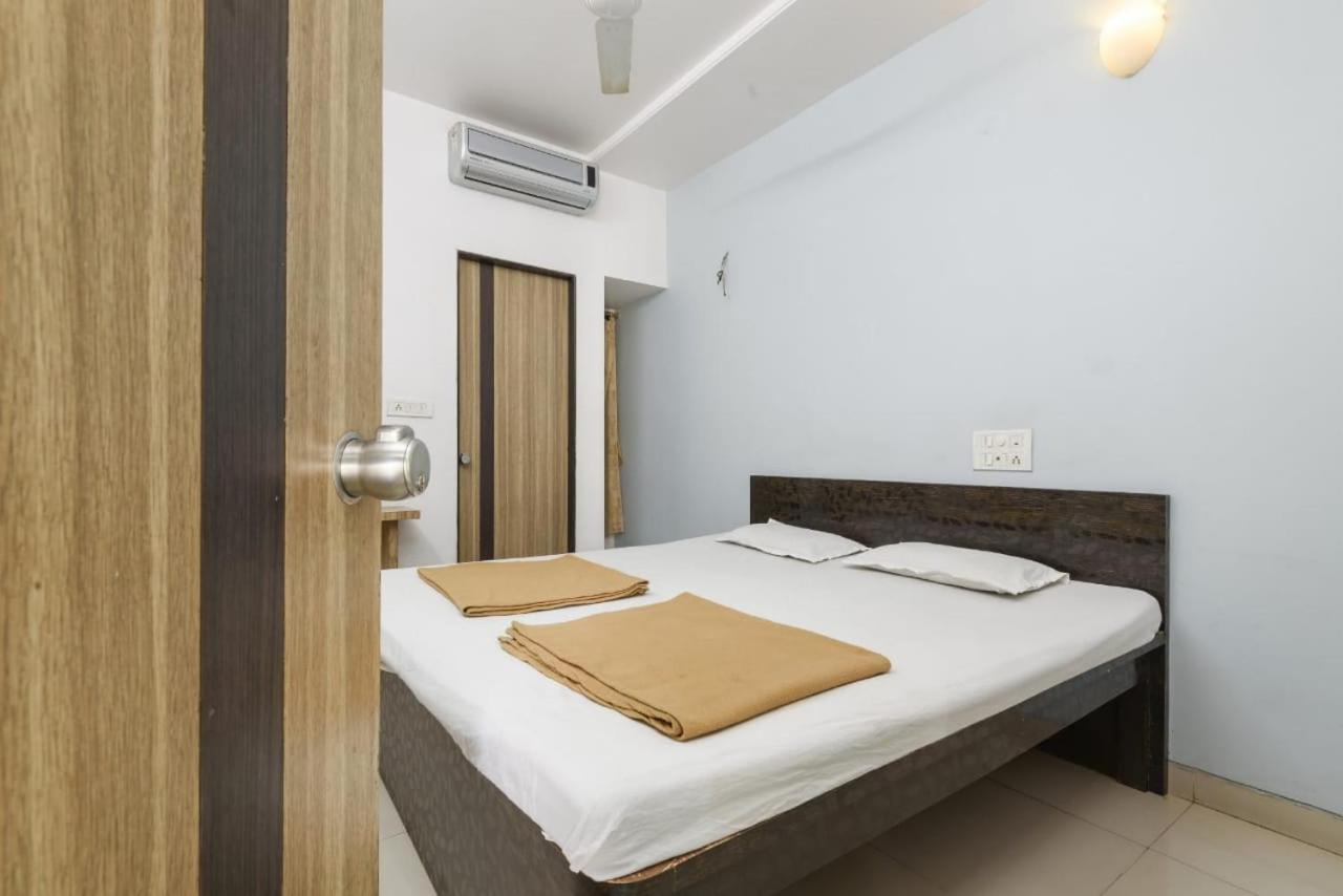 Single Room with Shower (Non AC)