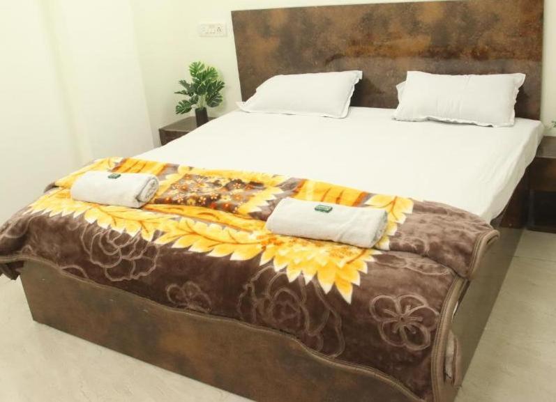 Deluxe Single Room (with AC)