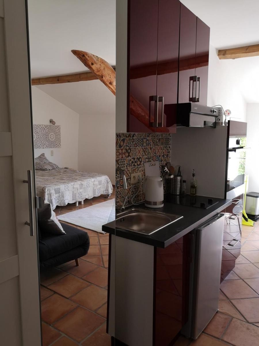 Studio Apartment photo 3
