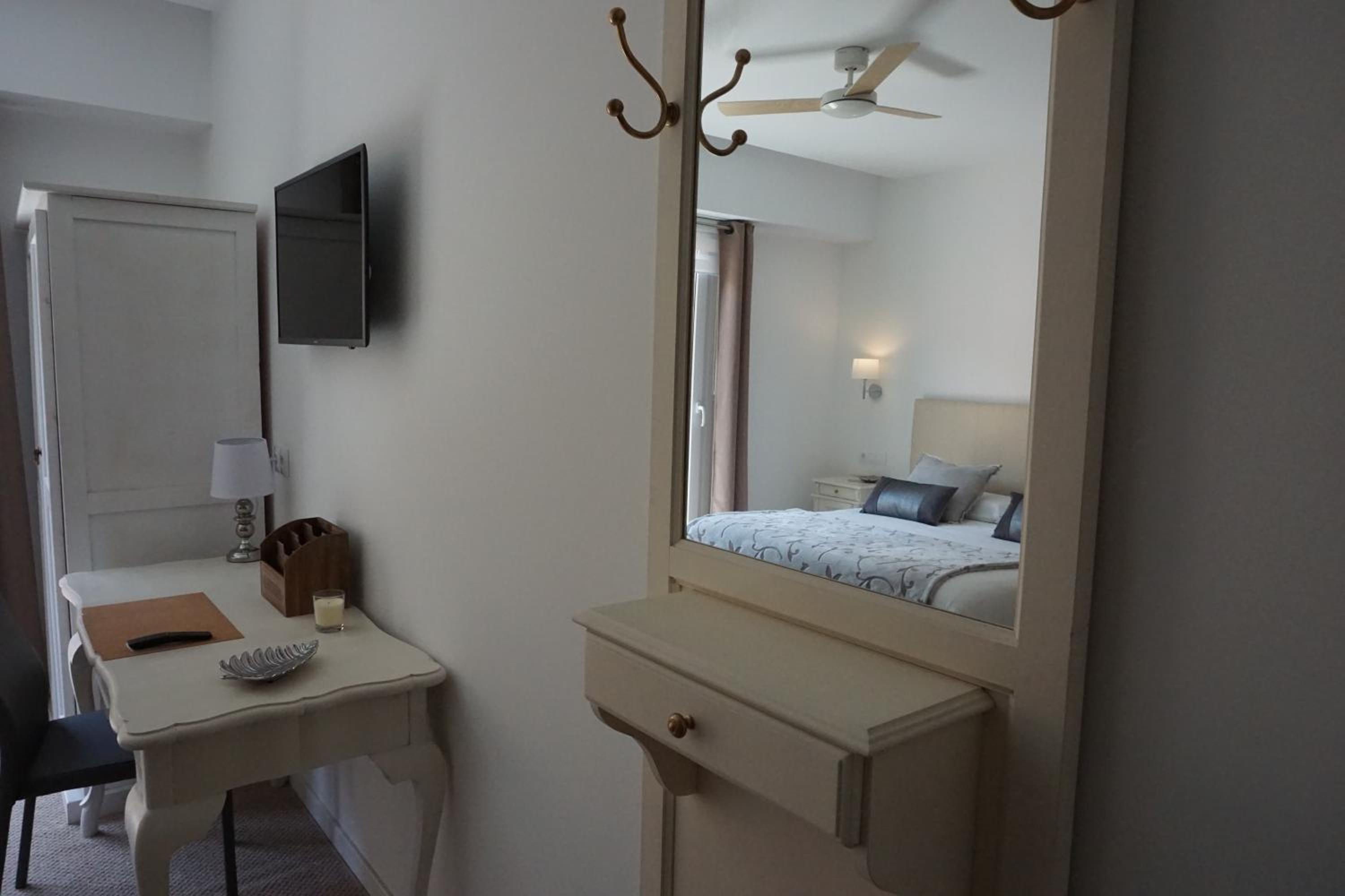 Habitación Doble Estándar con Vista a la Calle