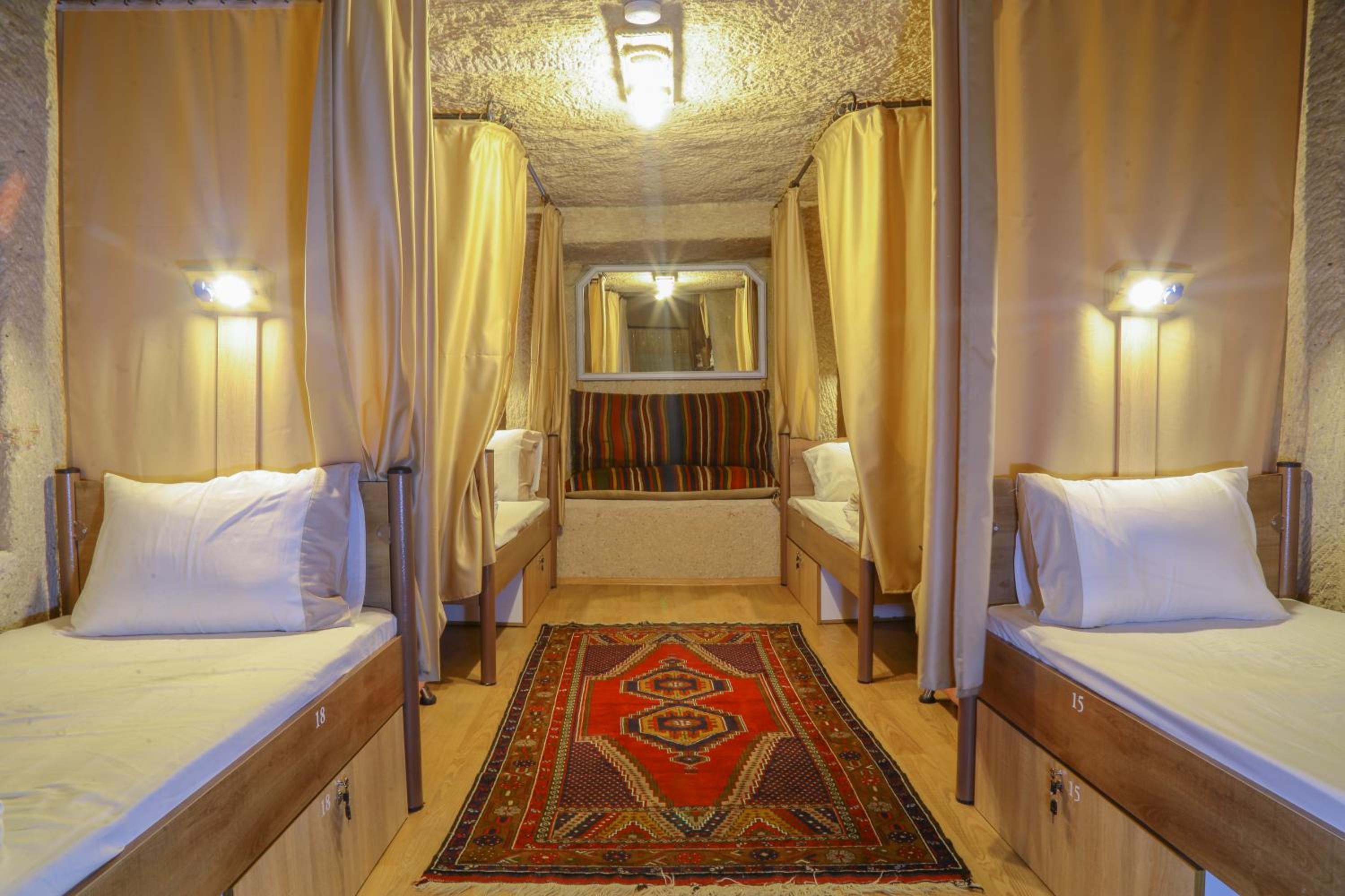Single Bed in Mixed Dormitory Room photo 1