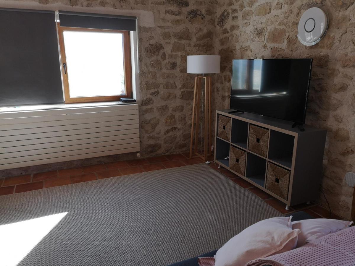 Apartment with Mountain View photo 2