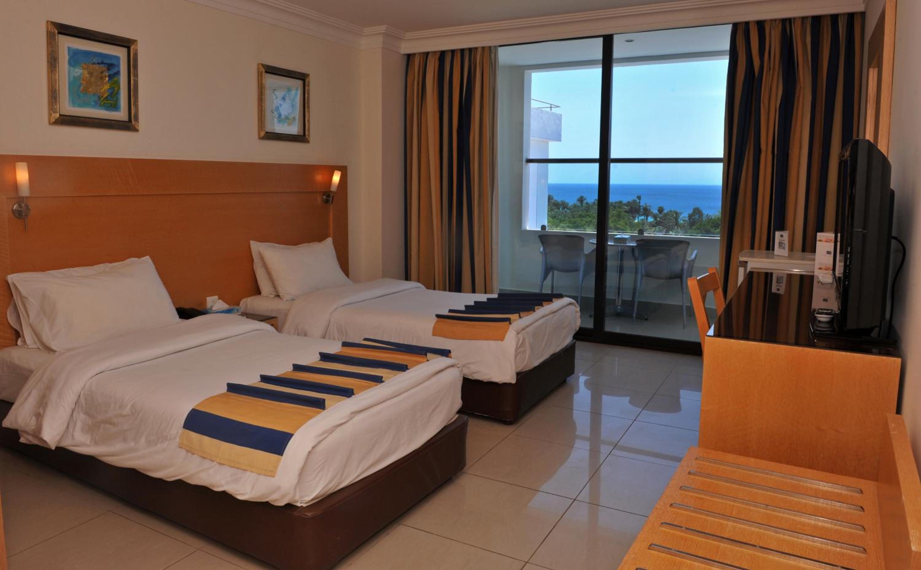 Double or Twin Room with Sea View photo 3