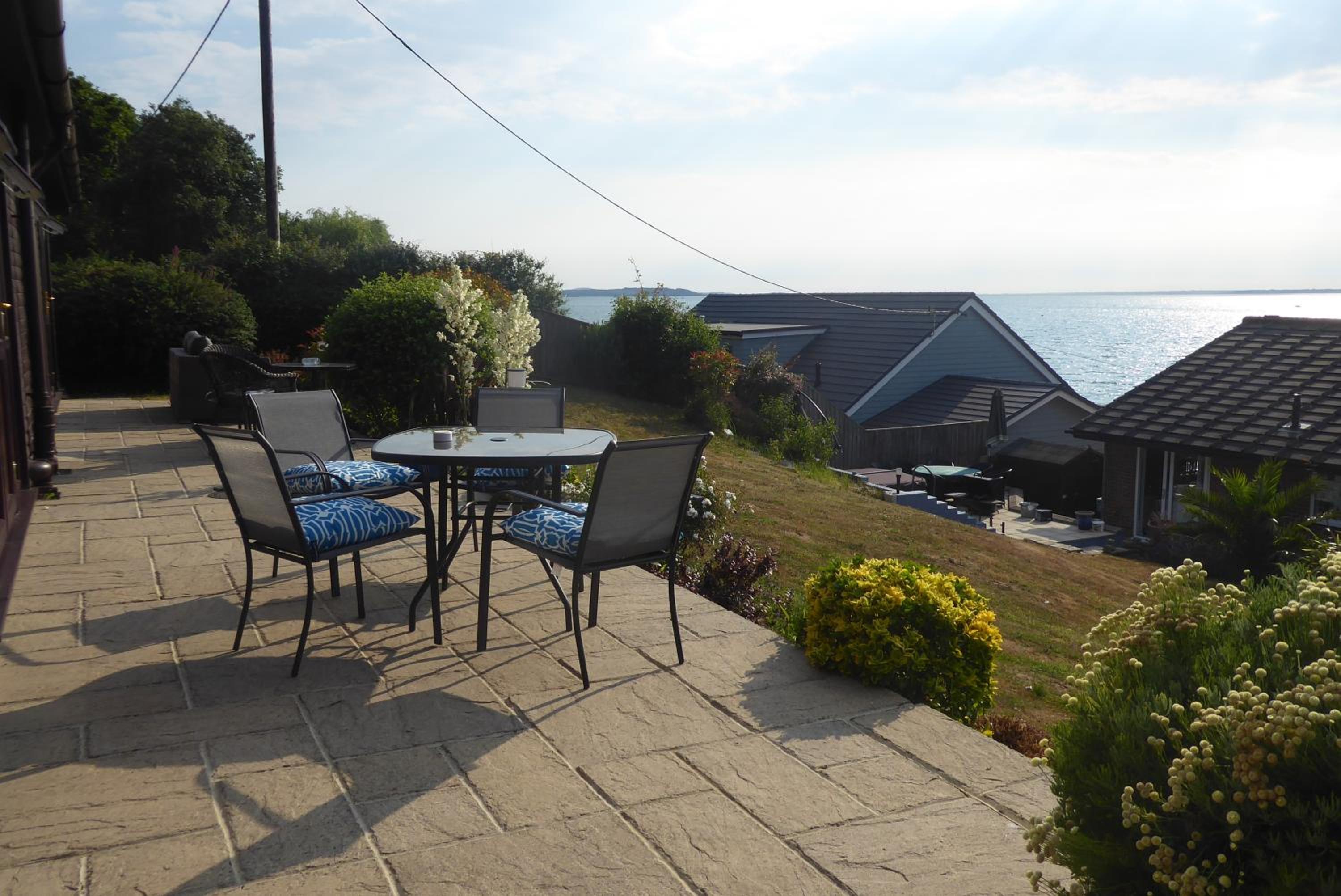 Deluxe Double Room with Sea View - Photo 10